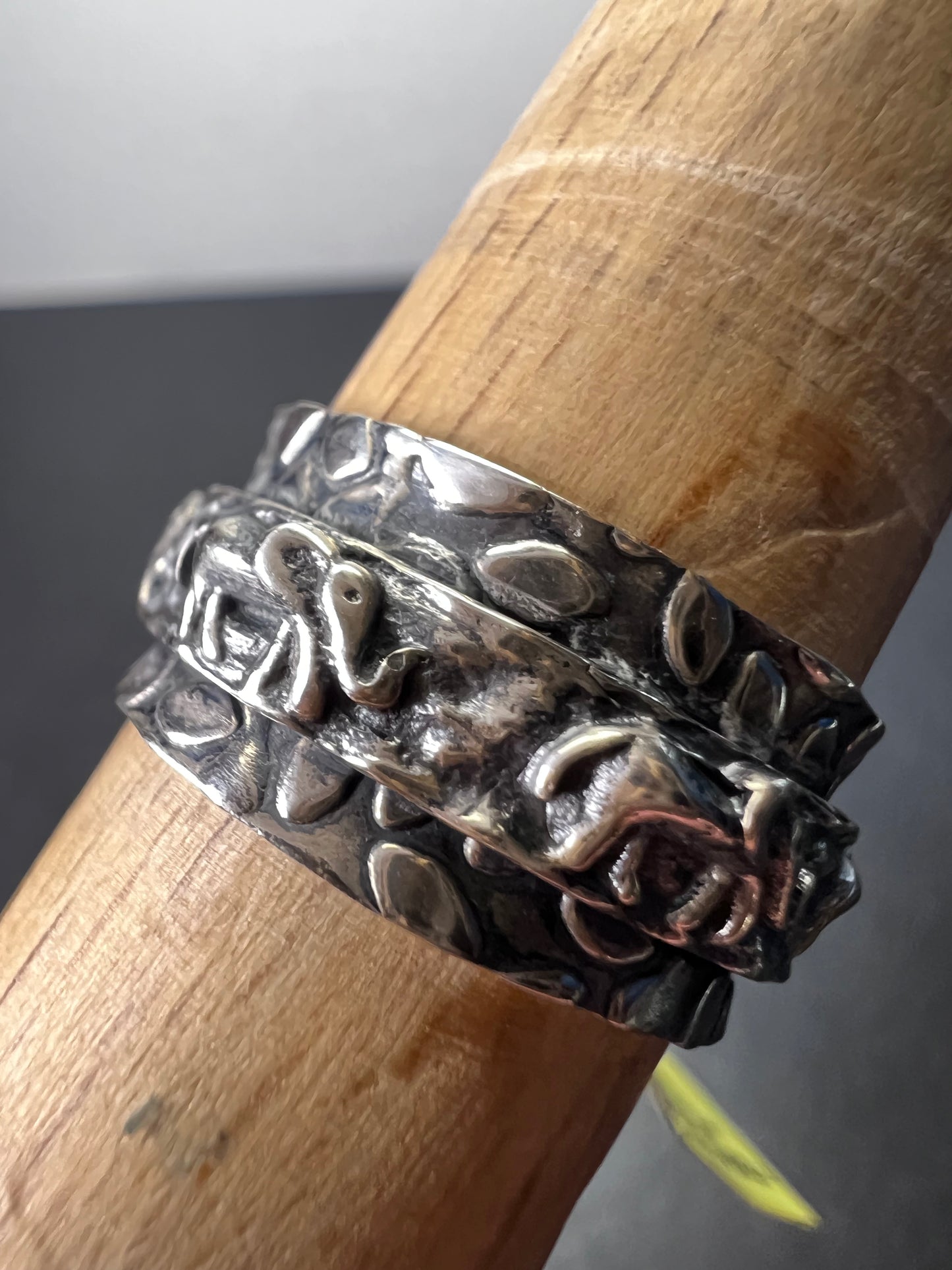 Sterling silver elephants spinner band ring size 8 *NEW*