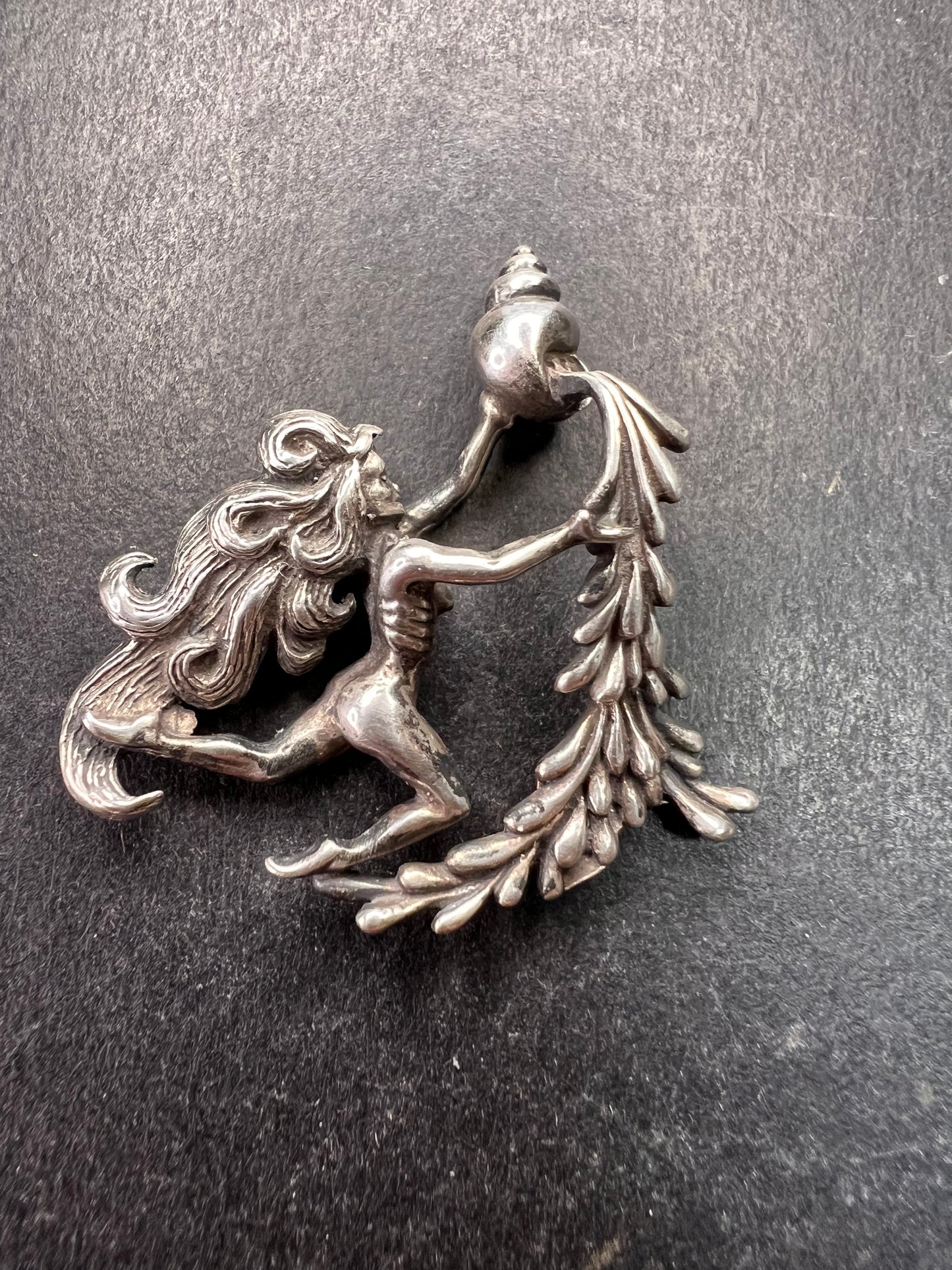 Vintage Sterling Silver Aquarius Water Bearer Zodiac Pendant 3.72g