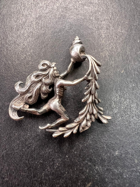 Vintage Sterling Silver Aquarius Water Bearer Zodiac Pendant 3.72g