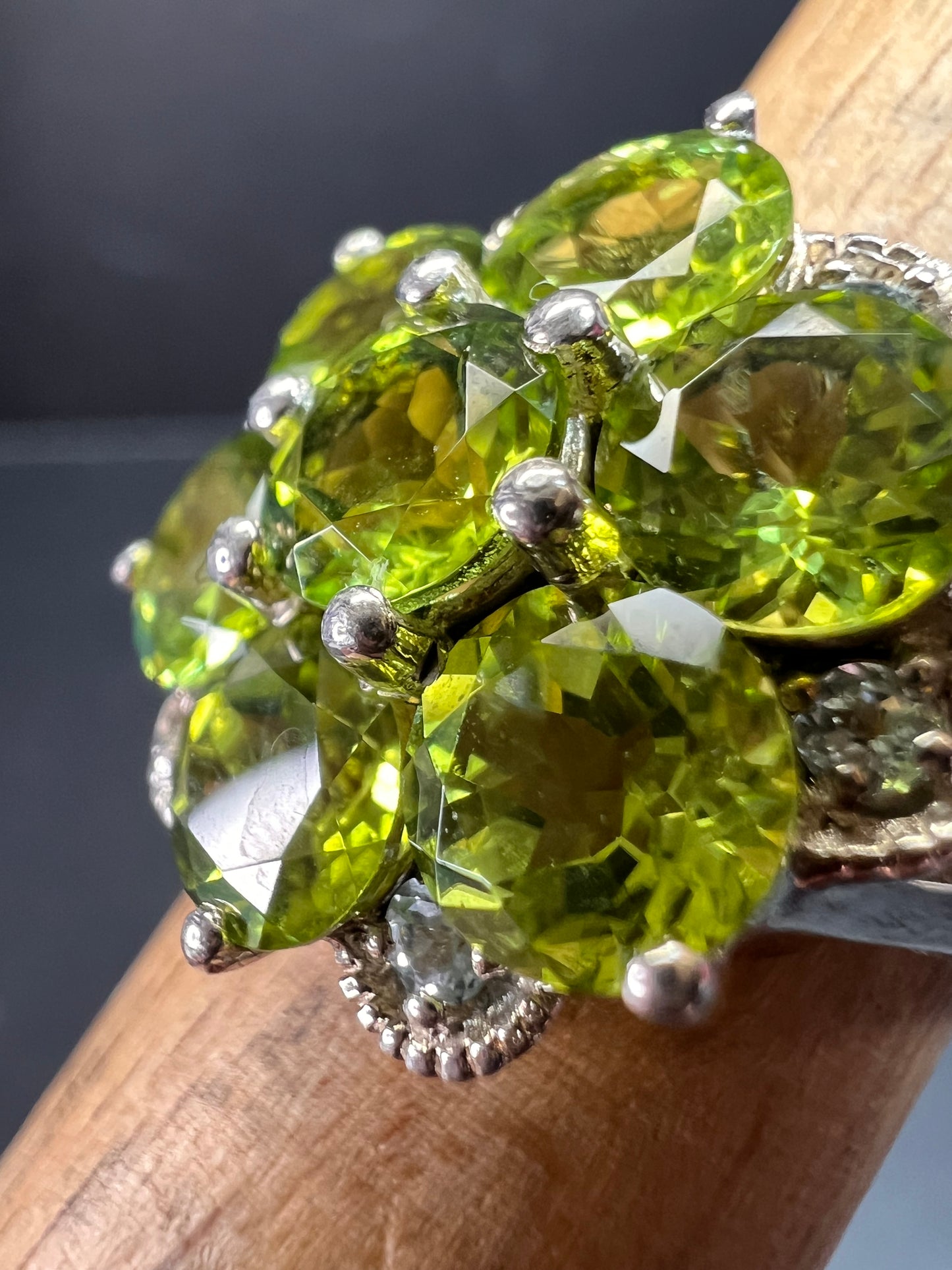 Vintage peridot and aquamarine sterling silver cluster ring size 7