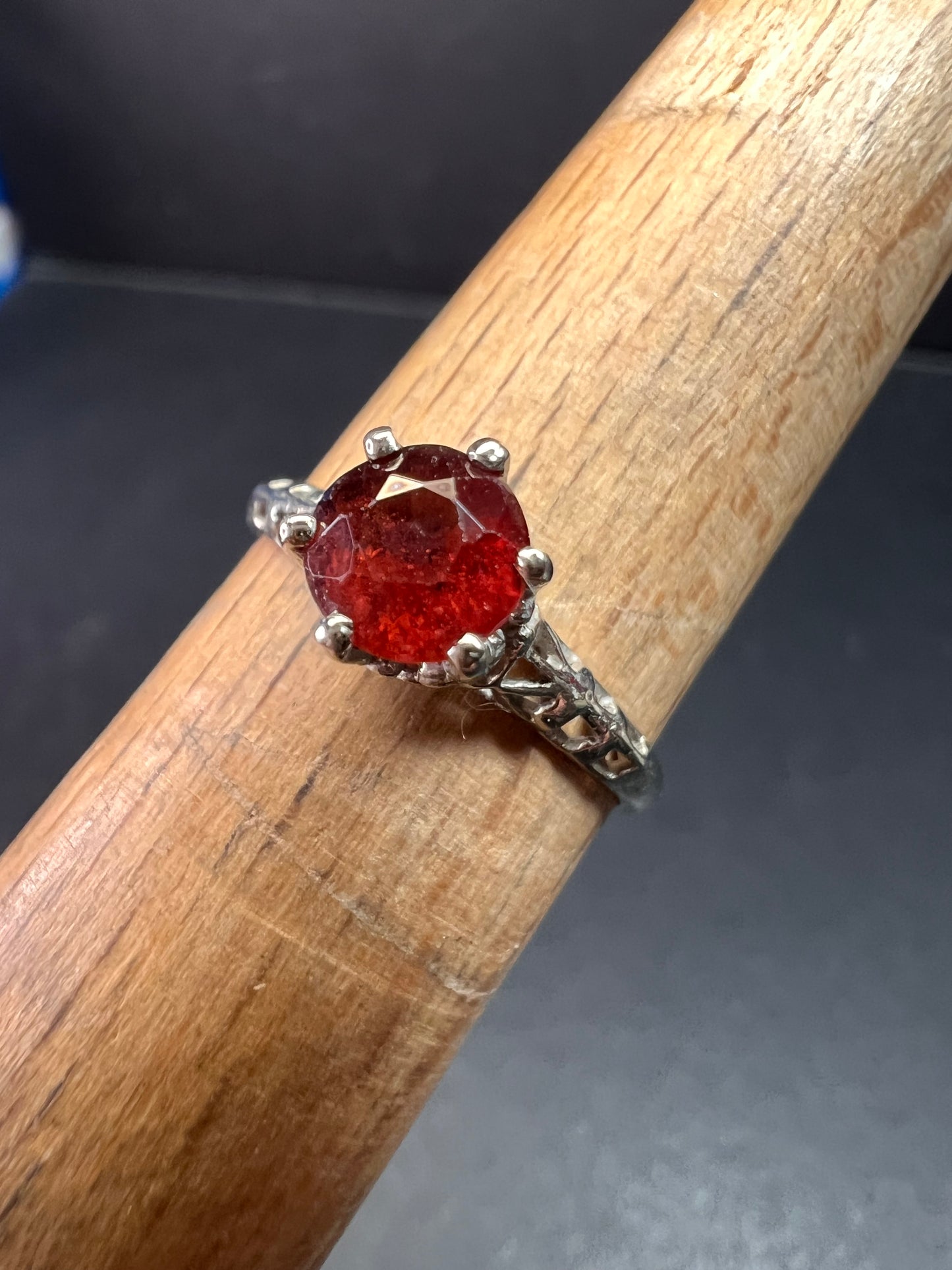 Vintage 10k White Gold Garnet Solitaire Ring – Size 6.5 – Magnolia Jewelry