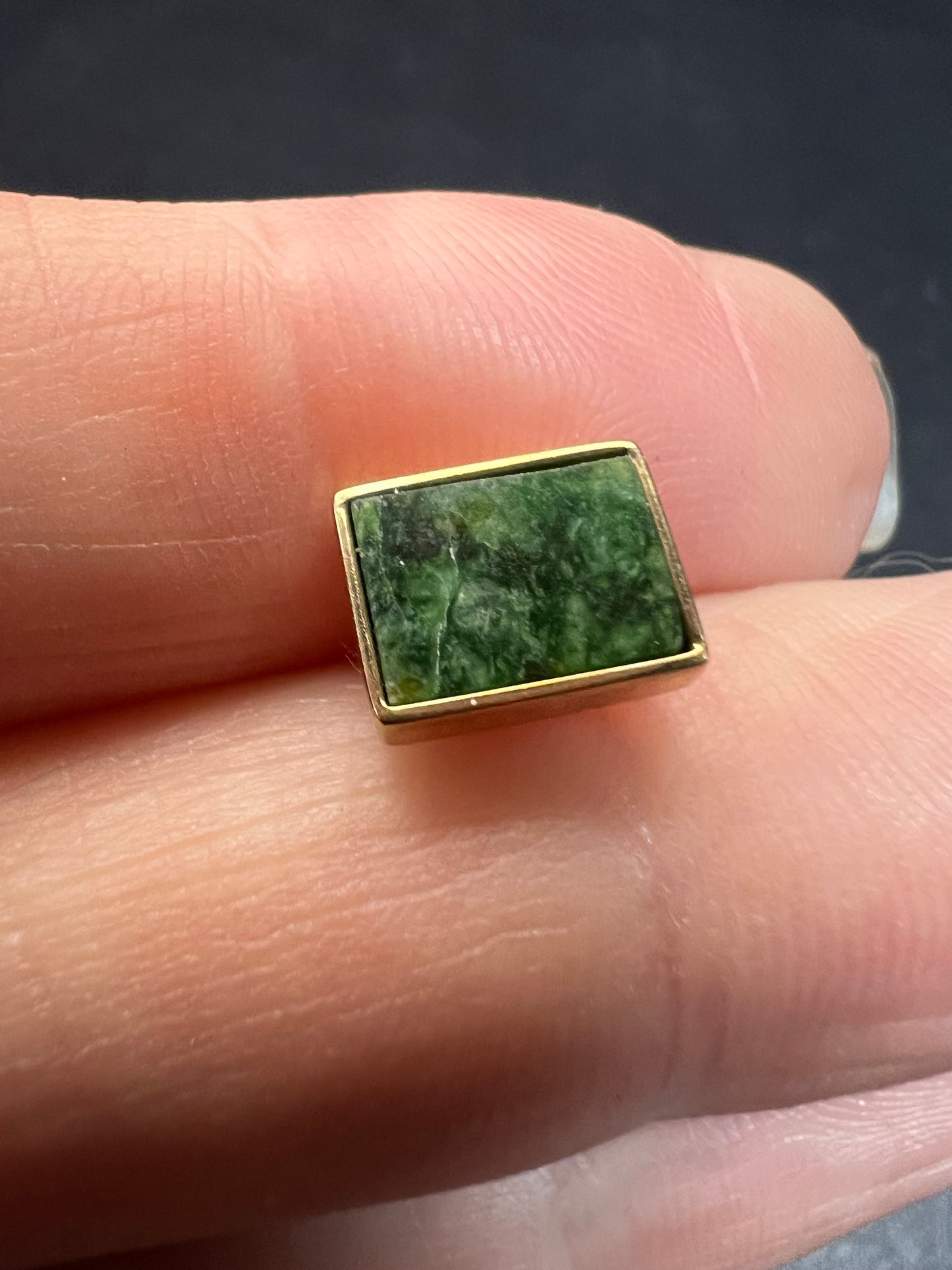 Vintage MCM La Mode Karatclad Nephrite Jade Gold Tone Rectangular Tie Tac