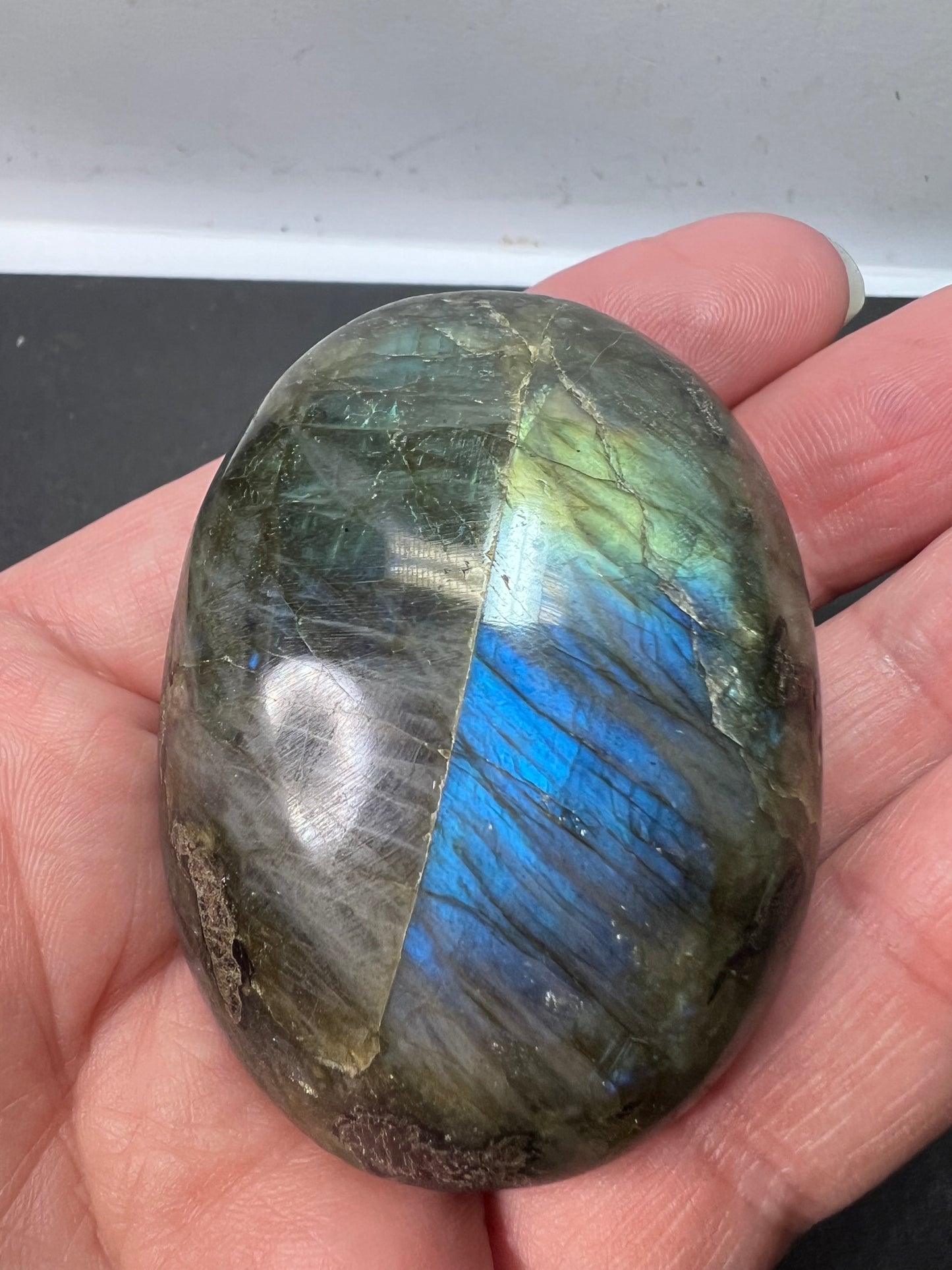 Labradorite palm stone