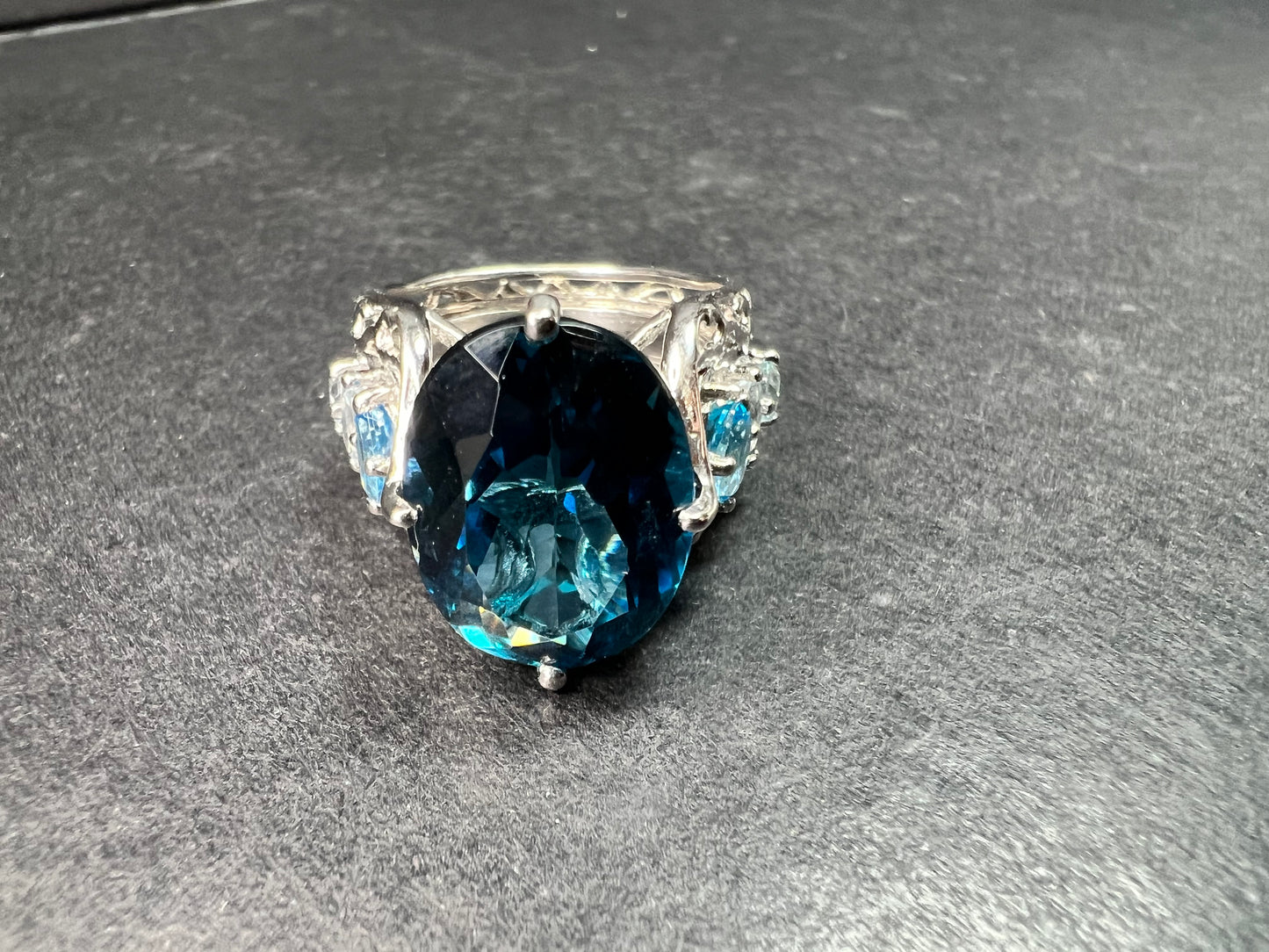 Sterling Silver London Blue Topaz Ring Size 6.5