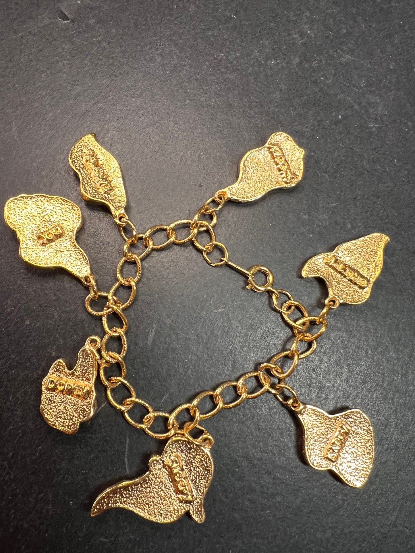 Vintage Disney Seven Dwarfs Gold Tone Charm Bracelet 6.5”