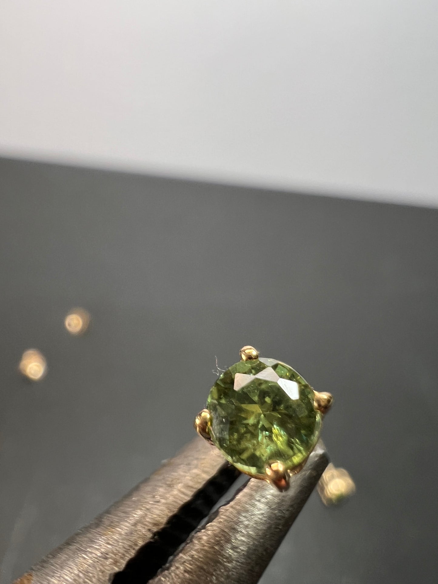 14k gold 4.5mm mint peridot stud earrings