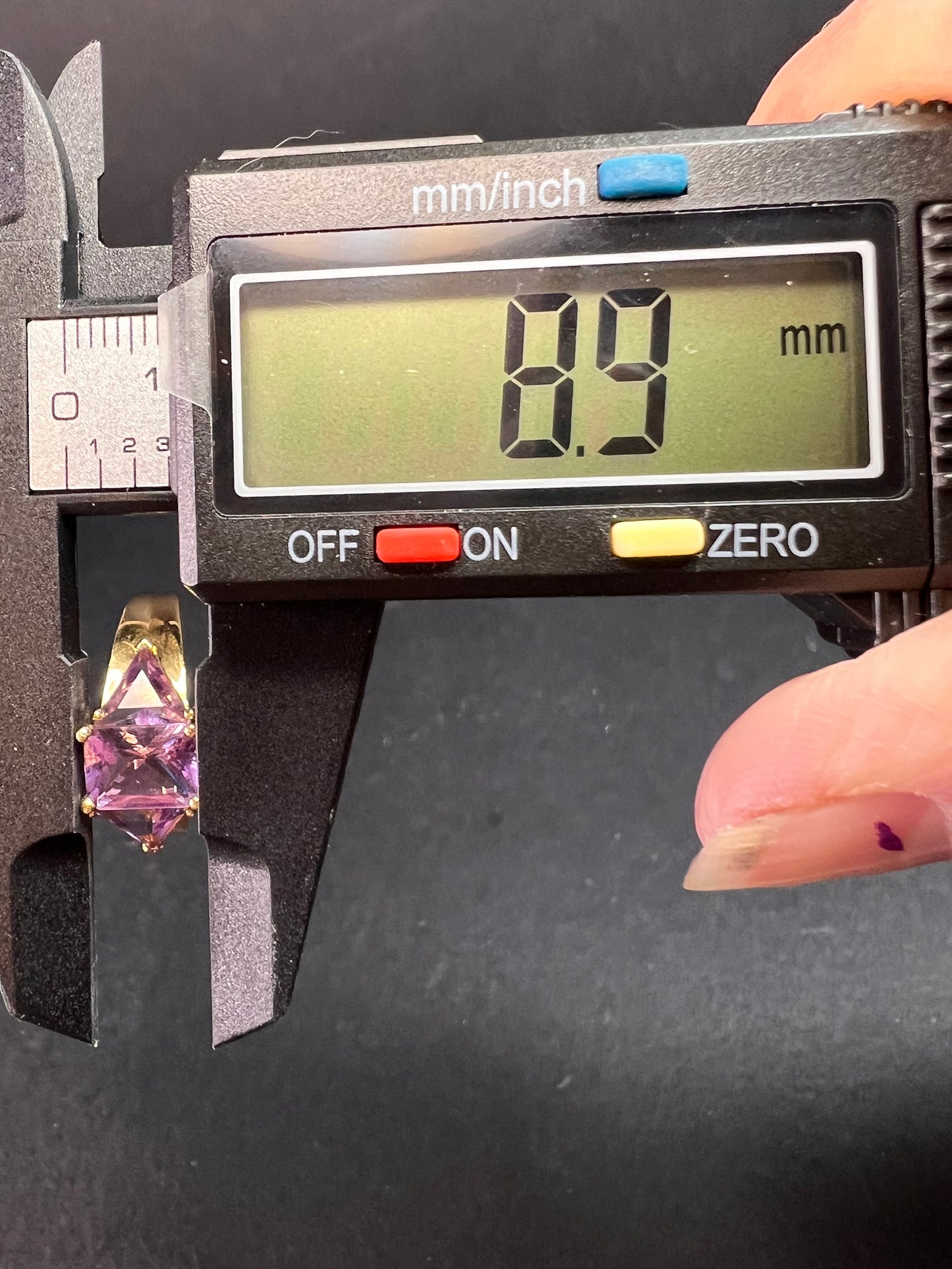 Vintage Ross-Simons 14K Yellow Gold Trillion Cut Amethyst Three-Stone Ring – Modernist Design, Size 7