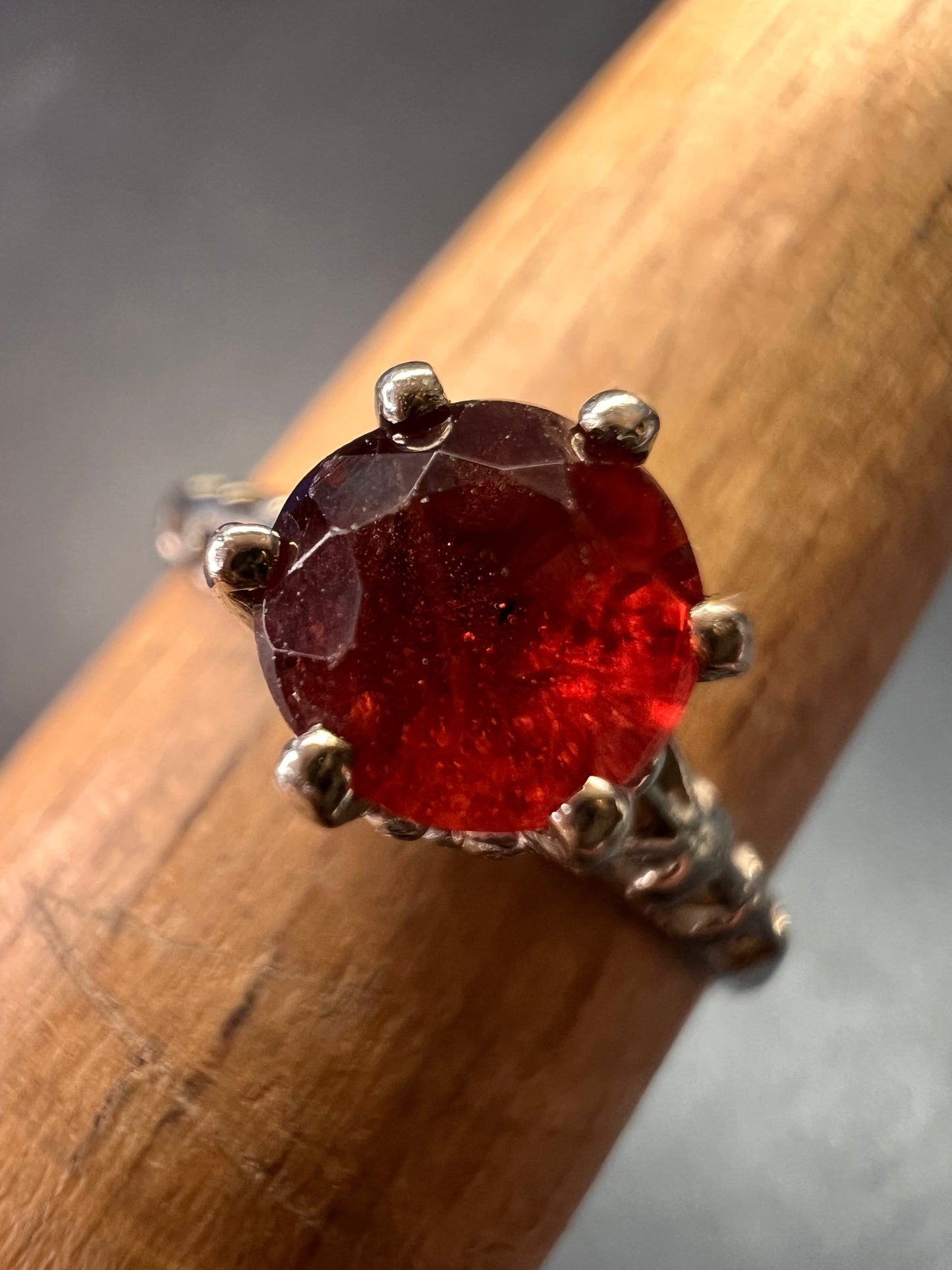 Vintage 10k White Gold Garnet Solitaire Ring – Size 6.5 – Magnolia Jewelry