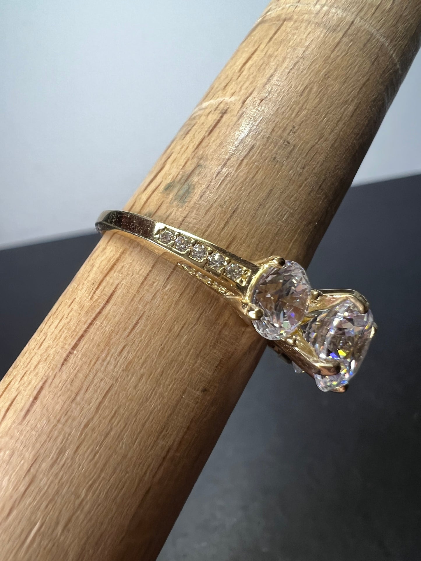 10k gold CZ past present and future ring size 9