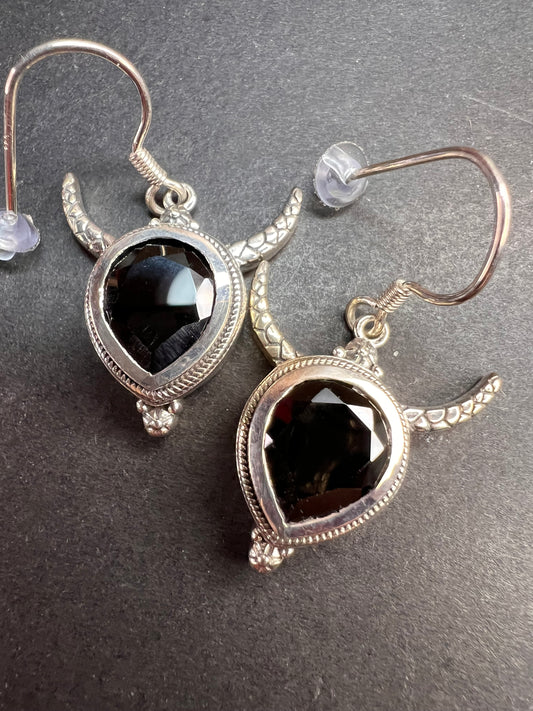 NEW Artisan crafted Thai black spinel bull head sterling silver earrings