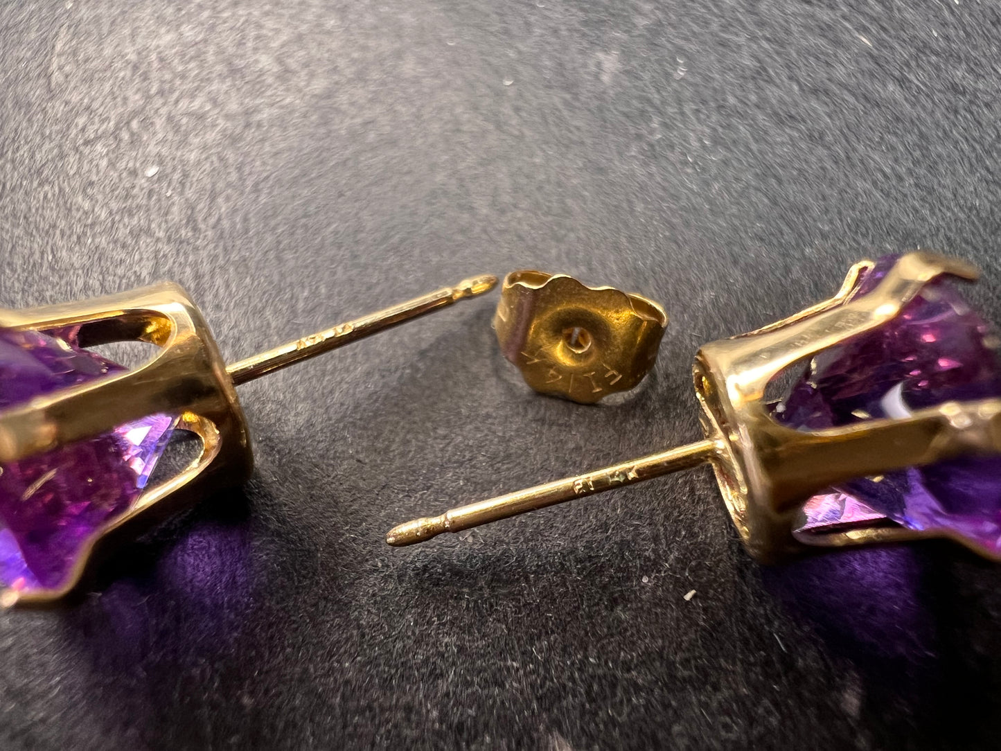 Like New 14K Yellow Gold Color Shift CZ Stud Earrings 8.2mm