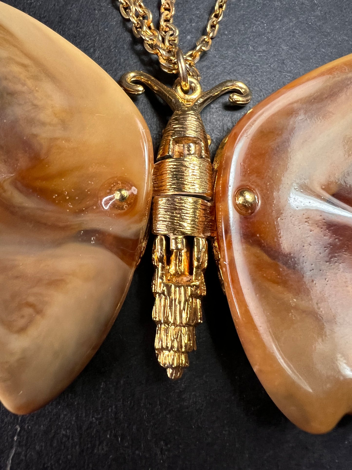 Vintage 70s Articulated Butterfly Necklace | Root Beer Marbled Wings 26"