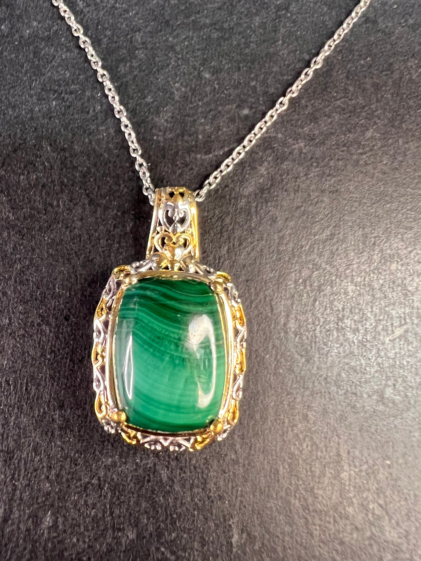 New Karis Platinum & 18K Gold Plated Malachite Pendant Necklace 20”