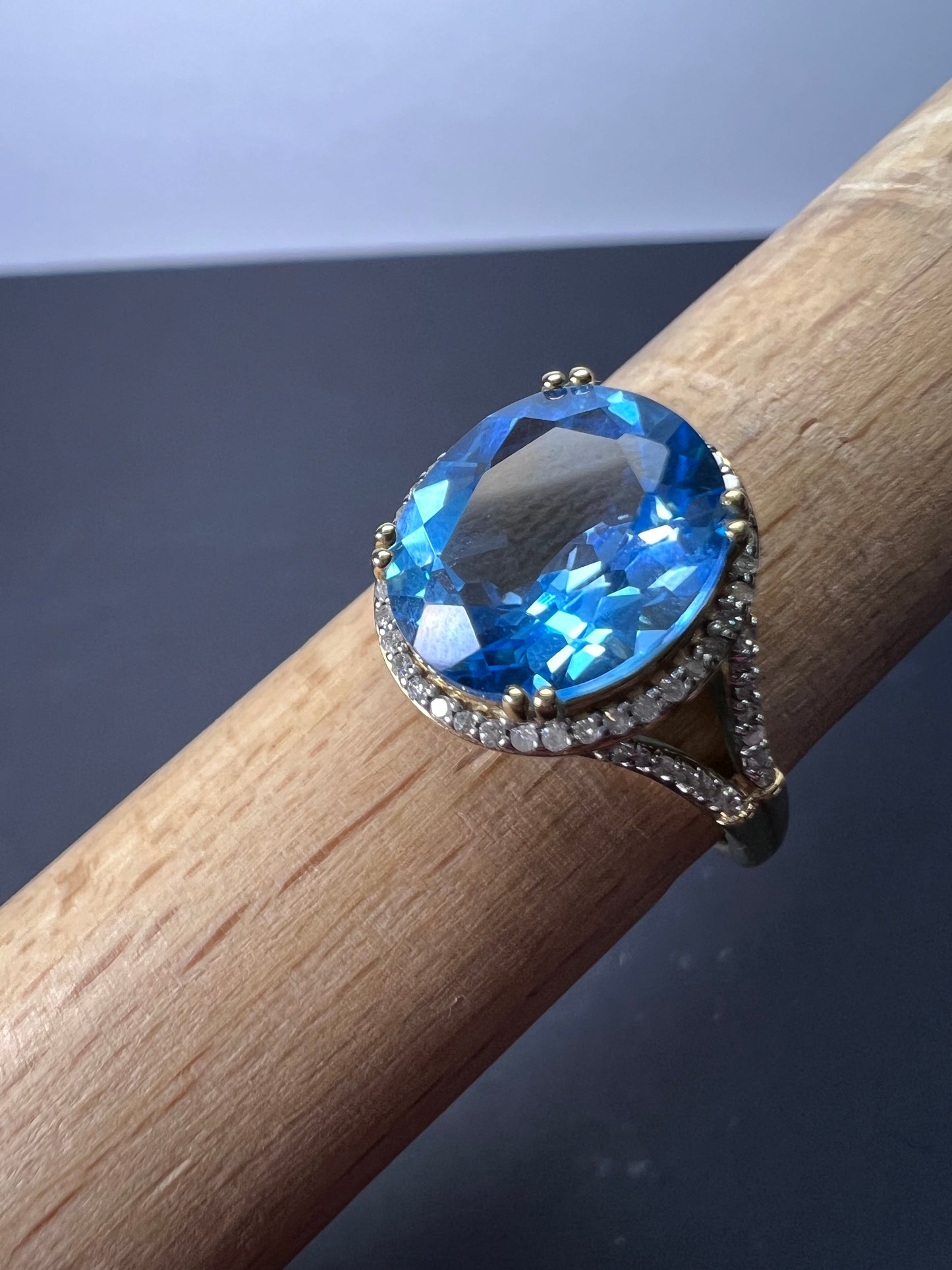 Swiss blue topaz and diamond 10k gold halo ring size 9