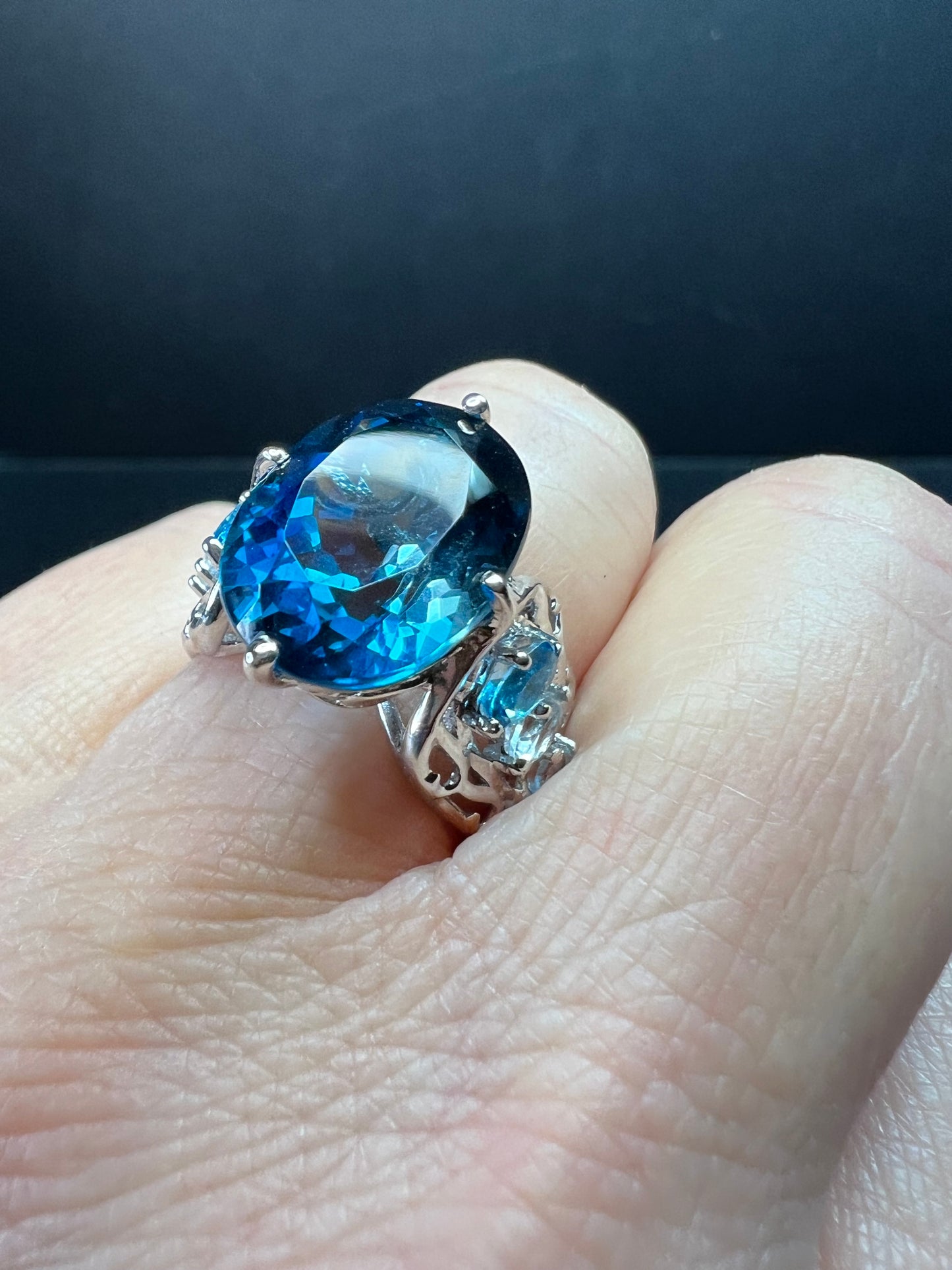 Sterling Silver London Blue Topaz Ring Size 6.5