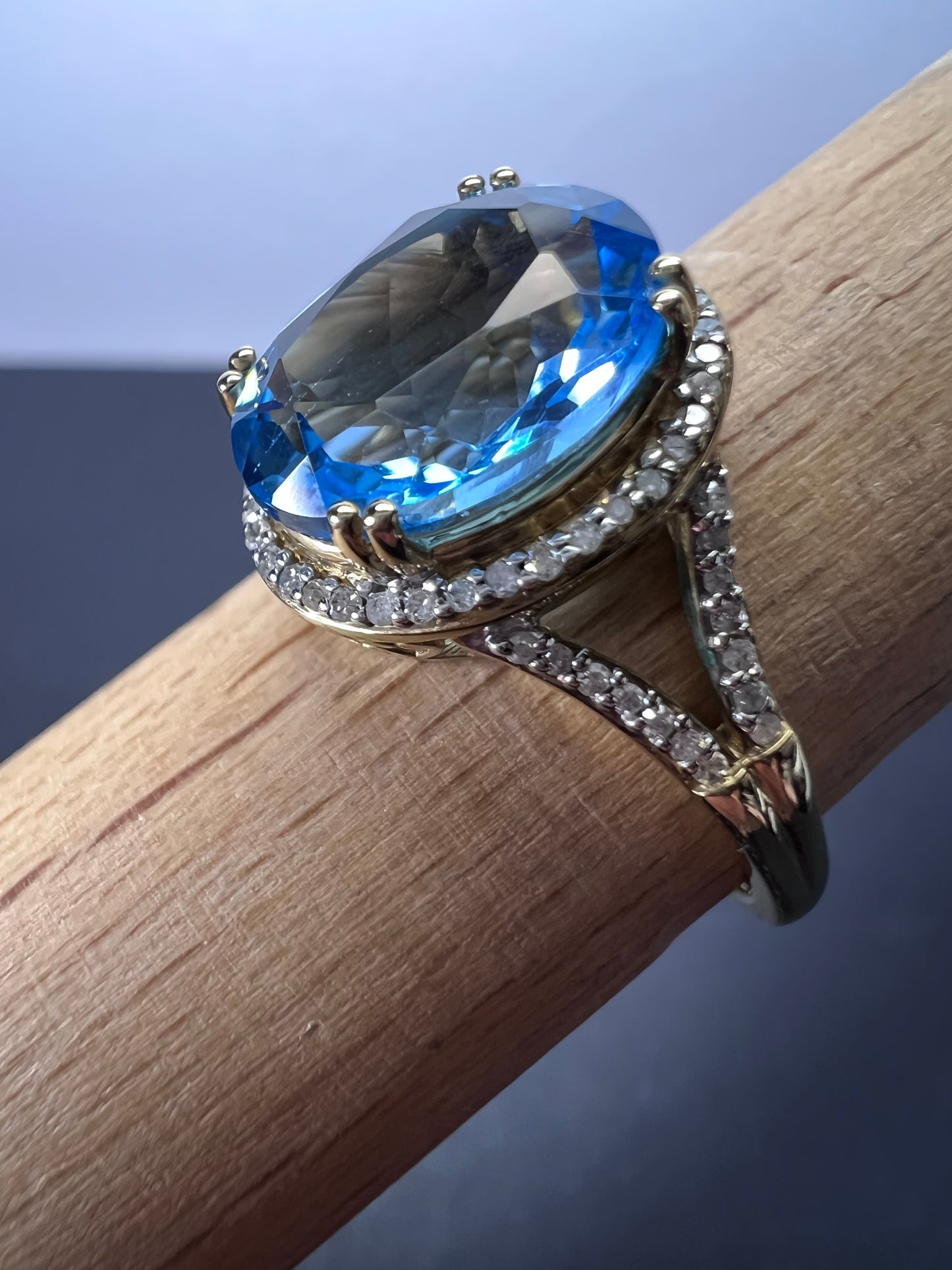 Swiss blue topaz and diamond 10k gold halo ring size 9