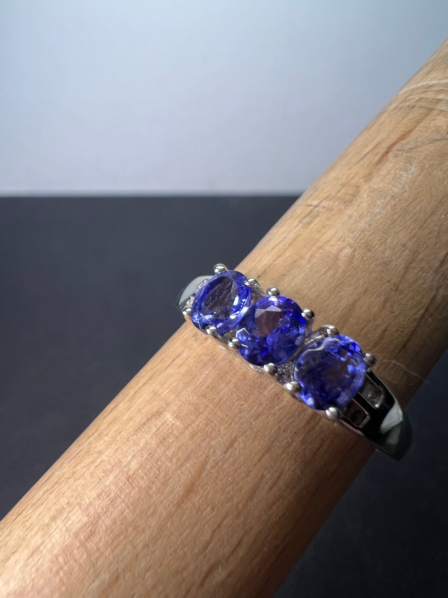 Tanzanite and diamond ring In sterling silver size 9