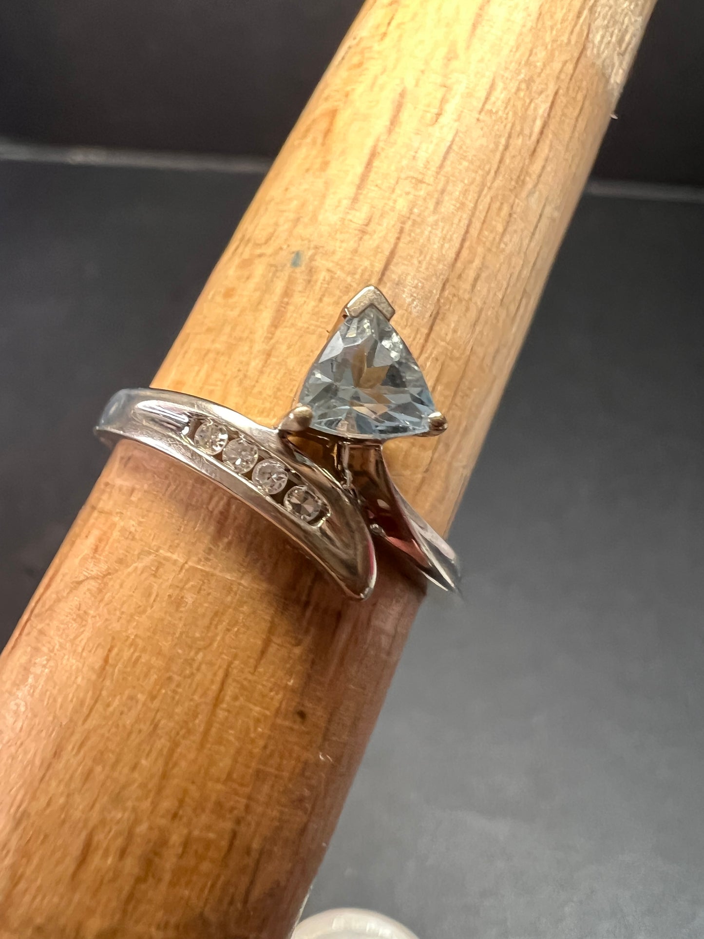 14k white gold Samuel Aaron trillion cut aquamarine and diamond ring size 6.5