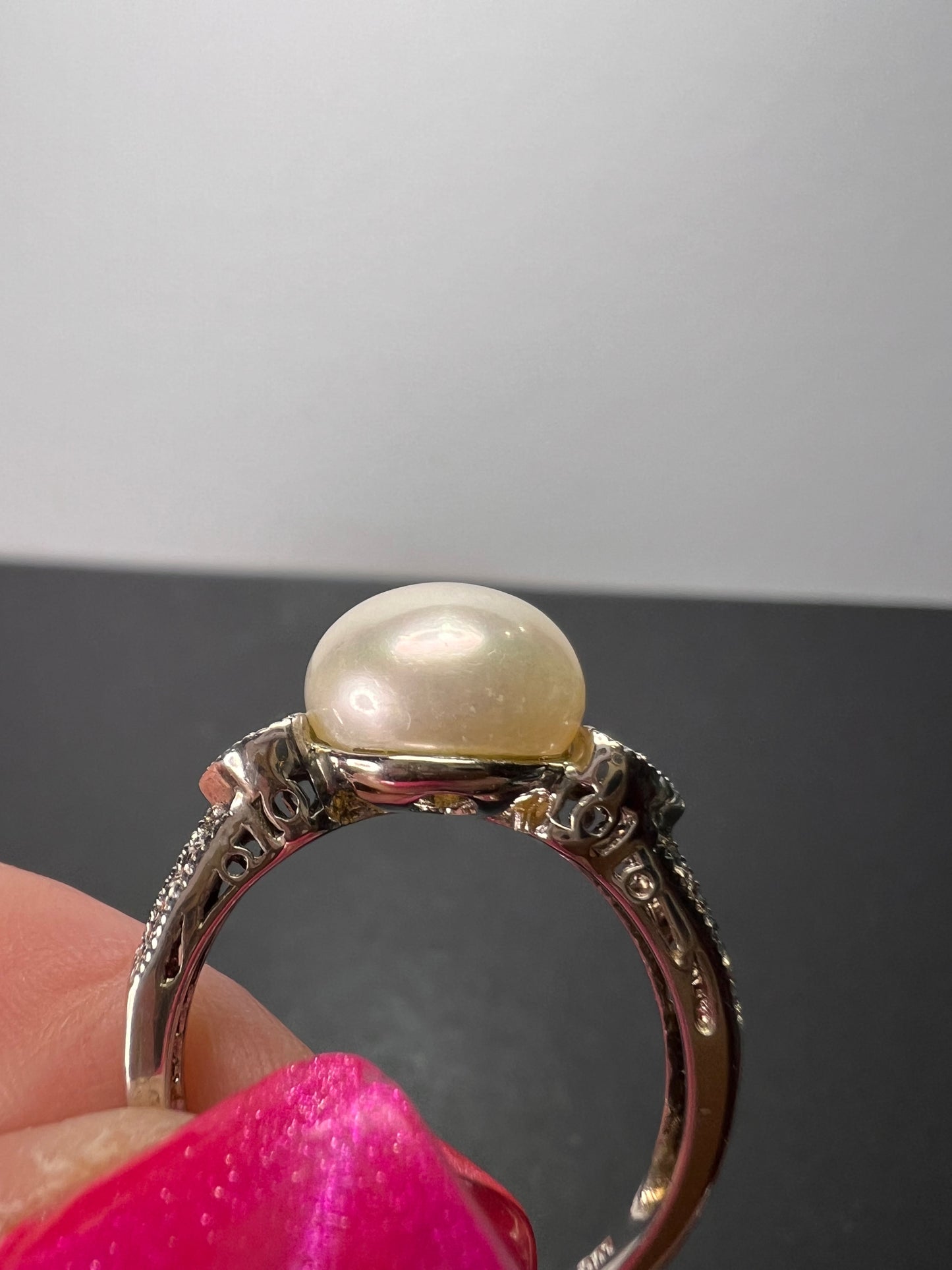 White Cultured Freshwater Pearl And White Topaz Sterling Silver Ring size 8