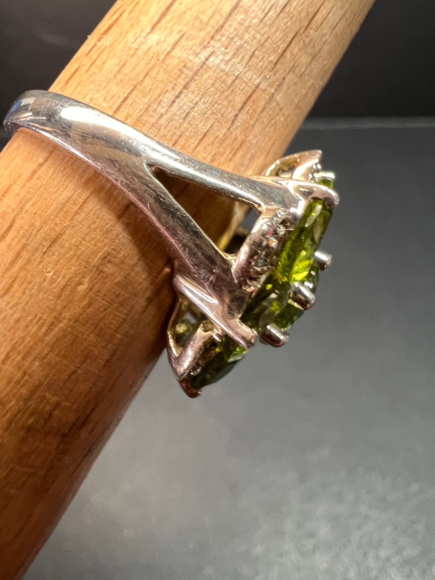 Vintage peridot and aquamarine sterling silver cluster ring size 7