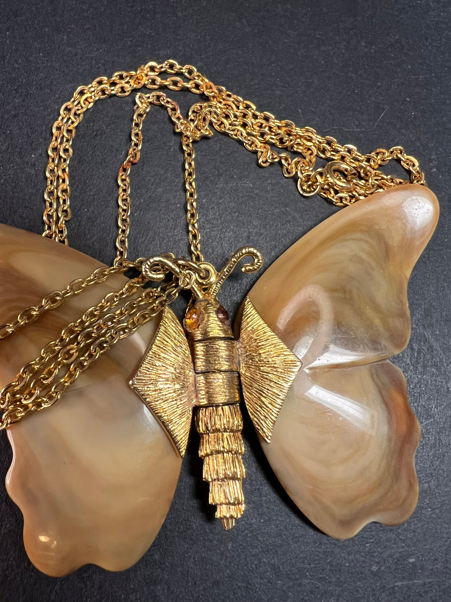 Vintage 70s Articulated Butterfly Necklace | Root Beer Marbled Wings 26"