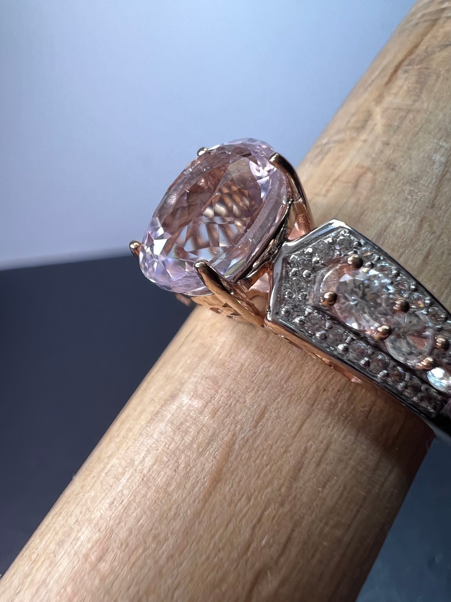 Kunzite and white topaz 18k rose gold over sterling silver ring size 9