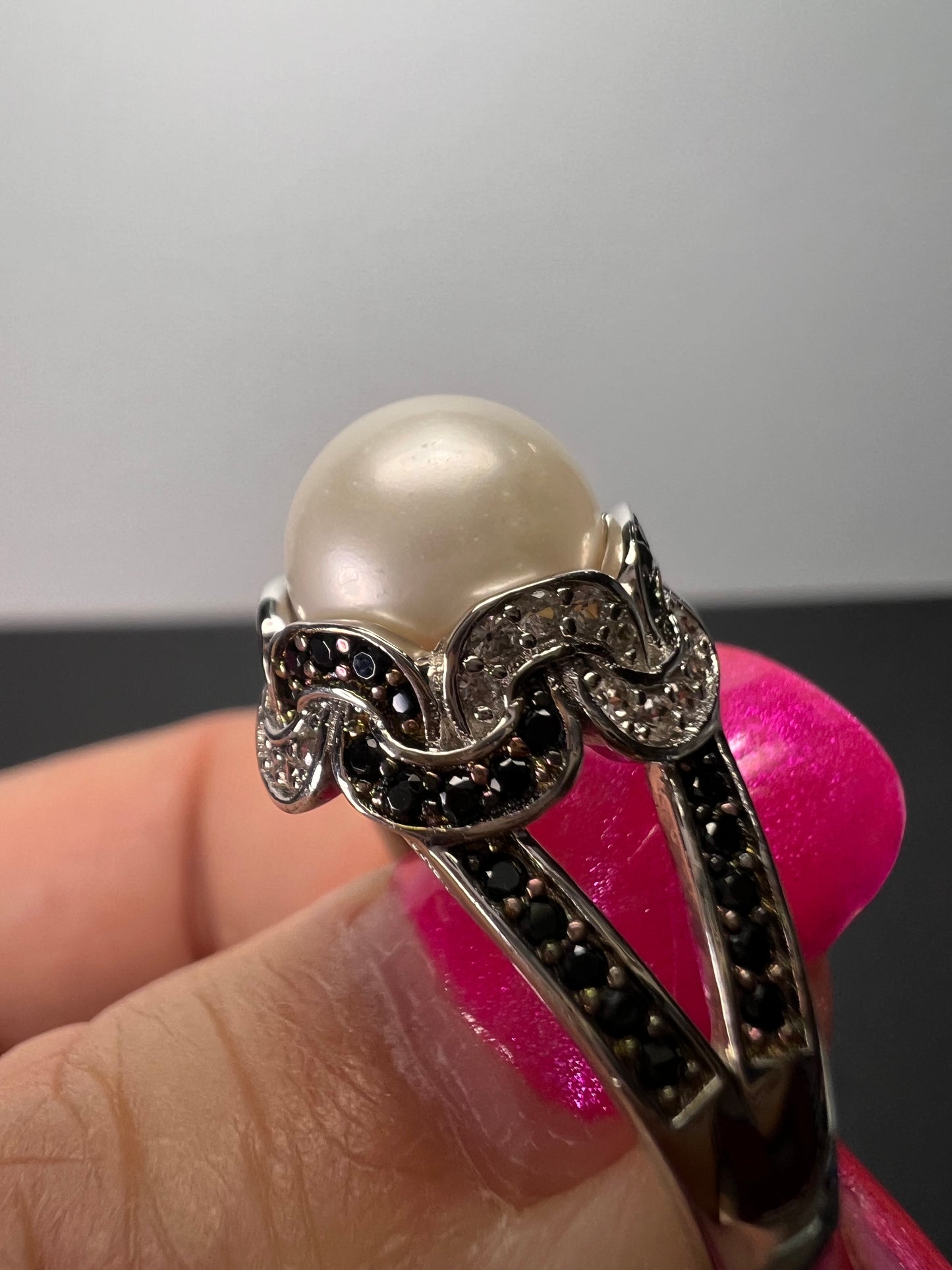 White cultured pearl and multi gem sterling silver ring size 9 *NEW*