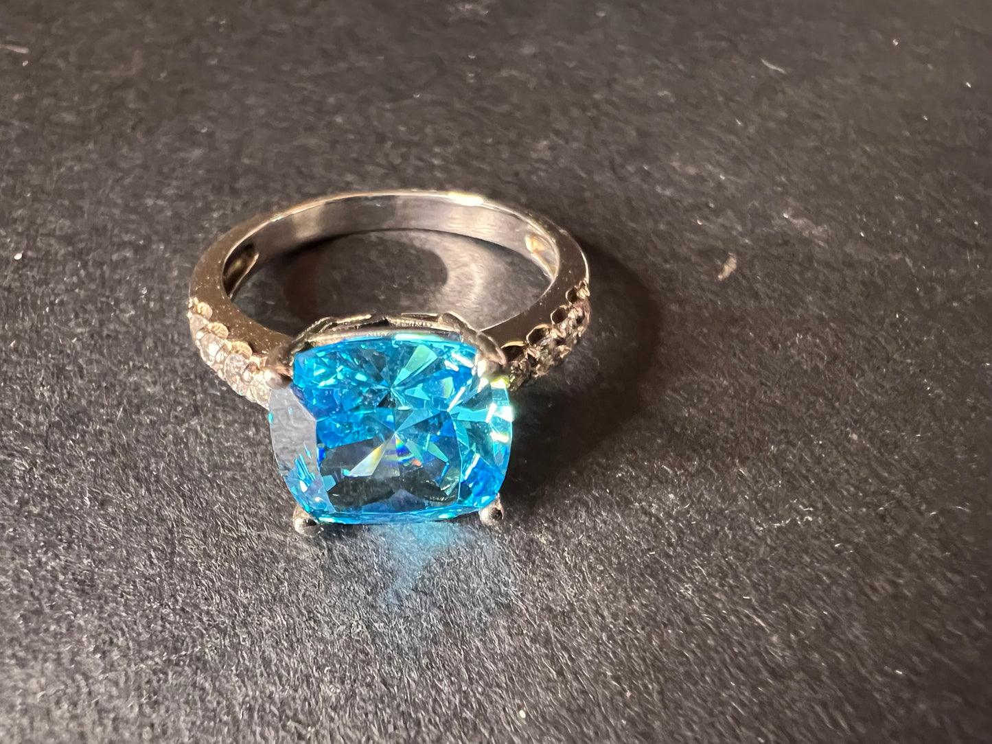 Aqua blue CZ sterling silver ring size 8