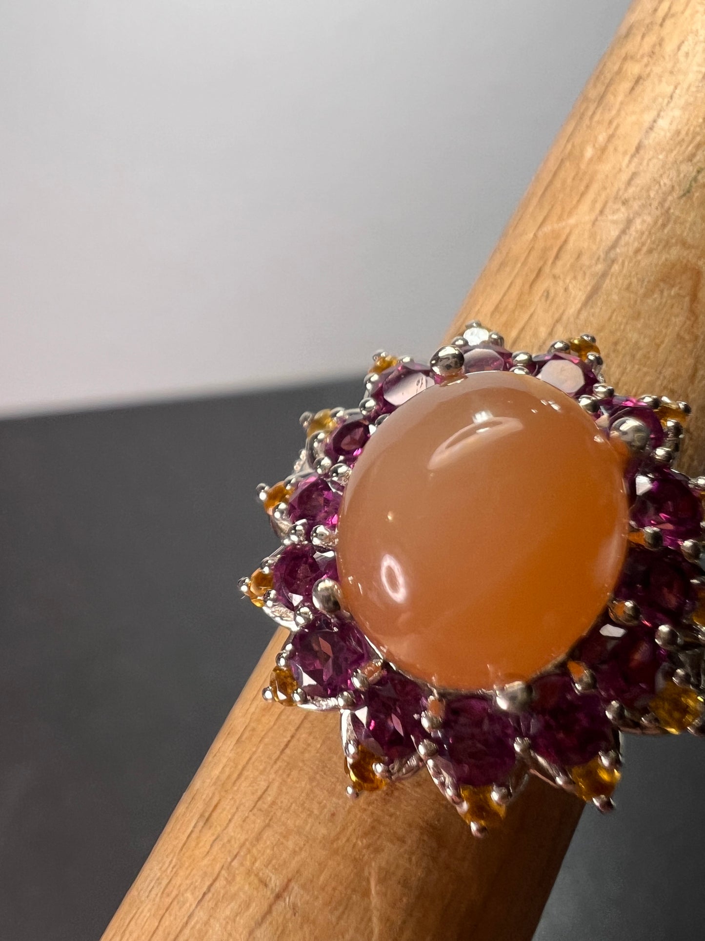 Peach moonstone and raspberry rhodolite garnet sunburst ring in platinum over sterling silver size 7 *NEW*