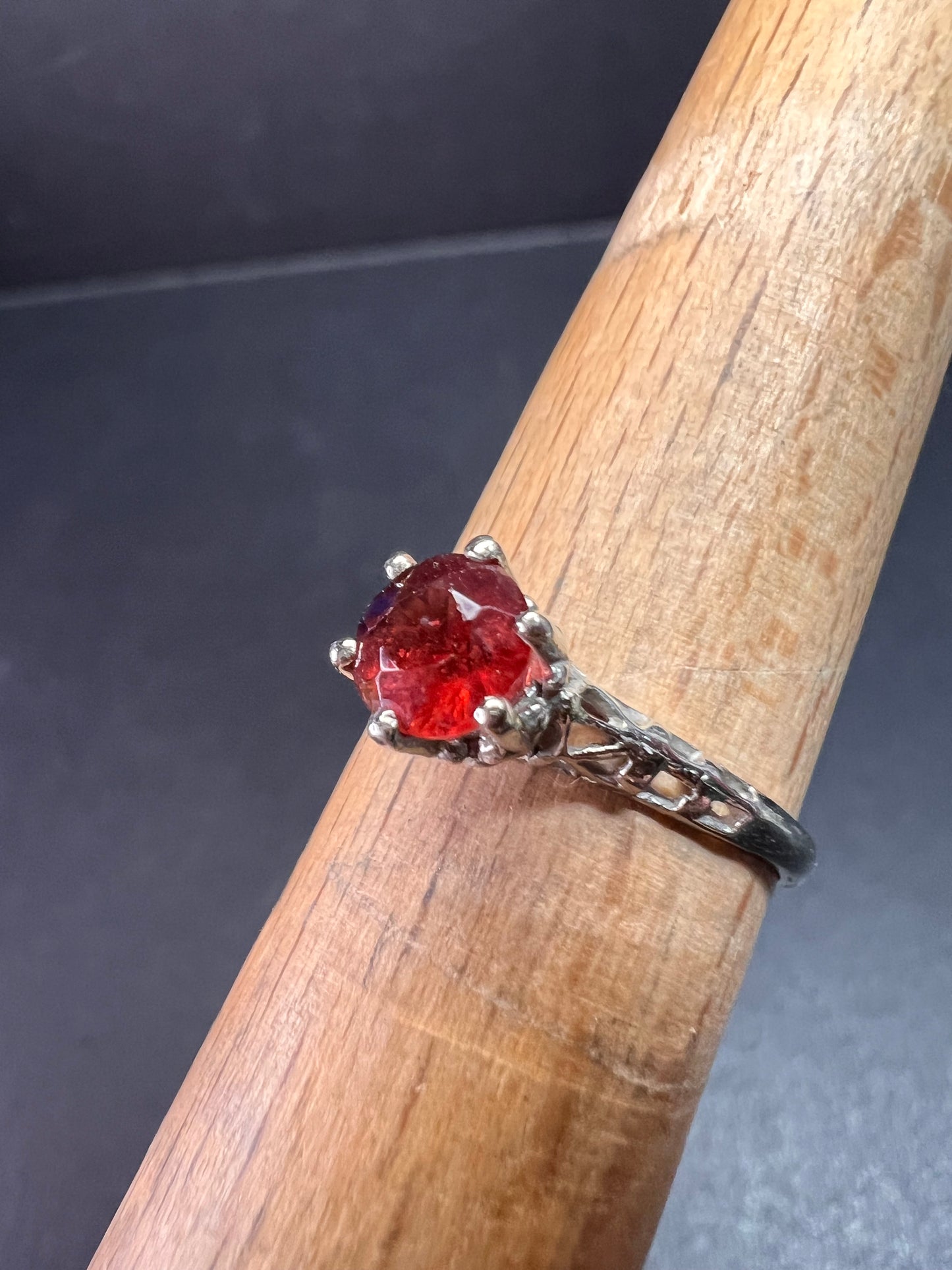 Vintage 10k White Gold Garnet Solitaire Ring – Size 6.5 – Magnolia Jewelry