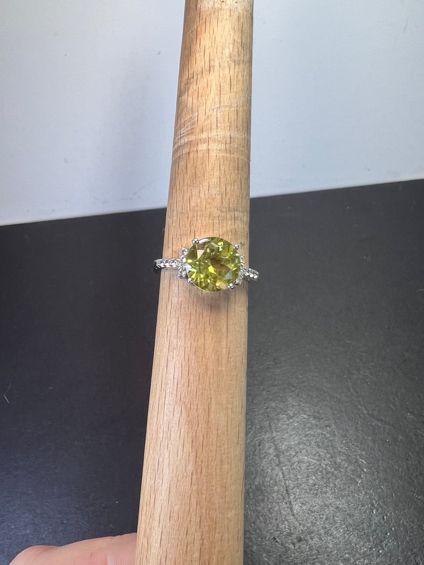 Ouro verde / lemon Quartz and white zircon sterling ring size 9