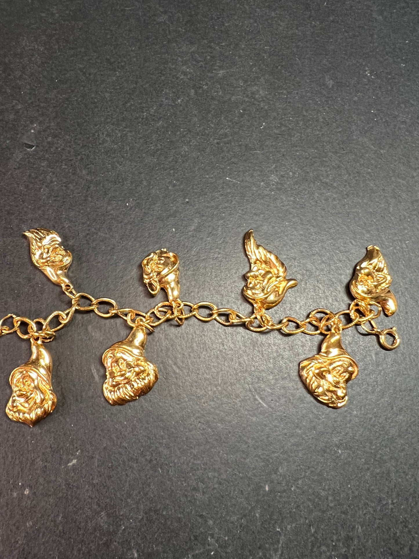 Vintage Disney Seven Dwarfs Gold Tone Charm Bracelet 6.5”