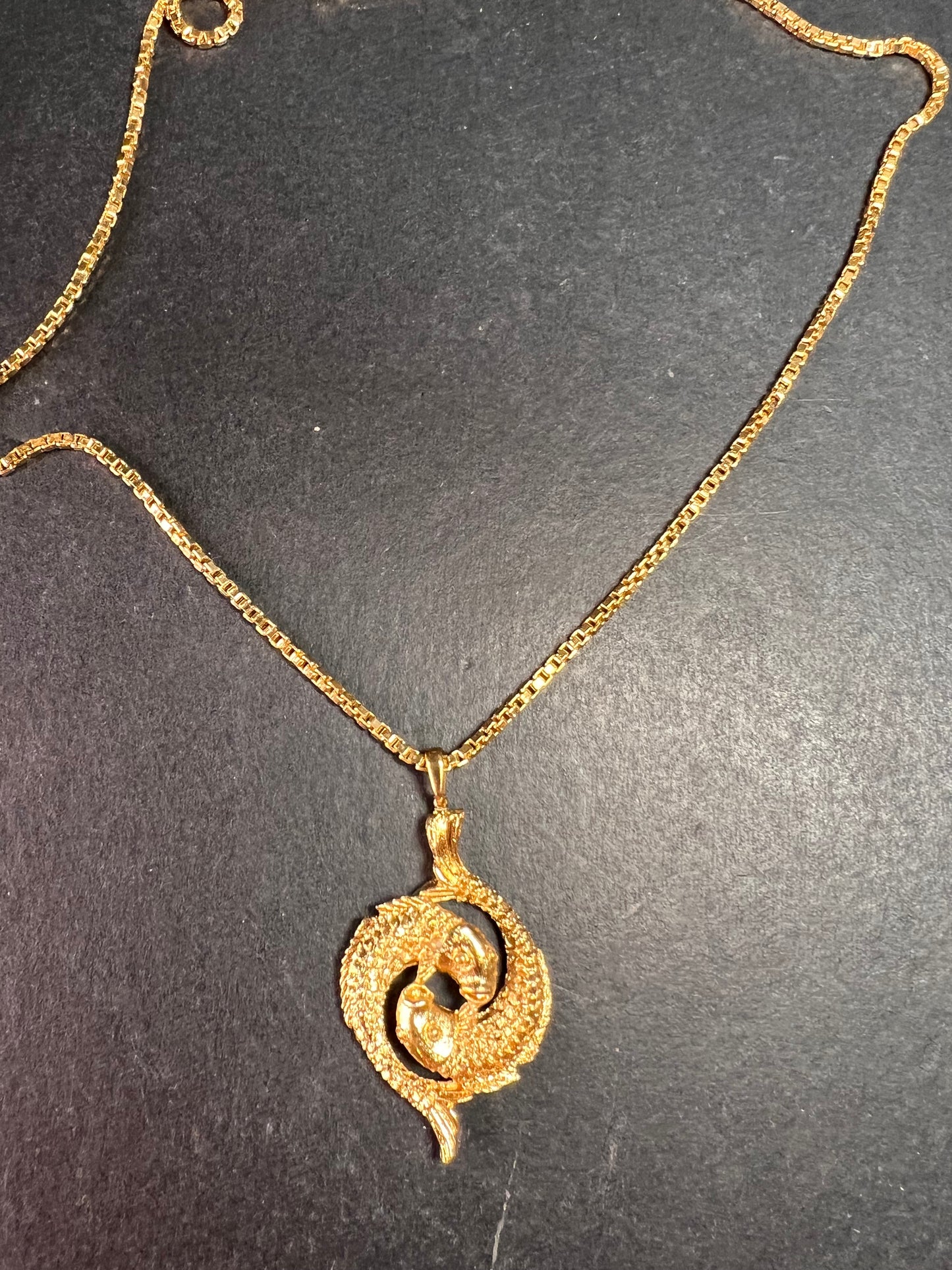 Vintage Monet Pisces Ouroboros Gold Tone Necklace 18 Inch