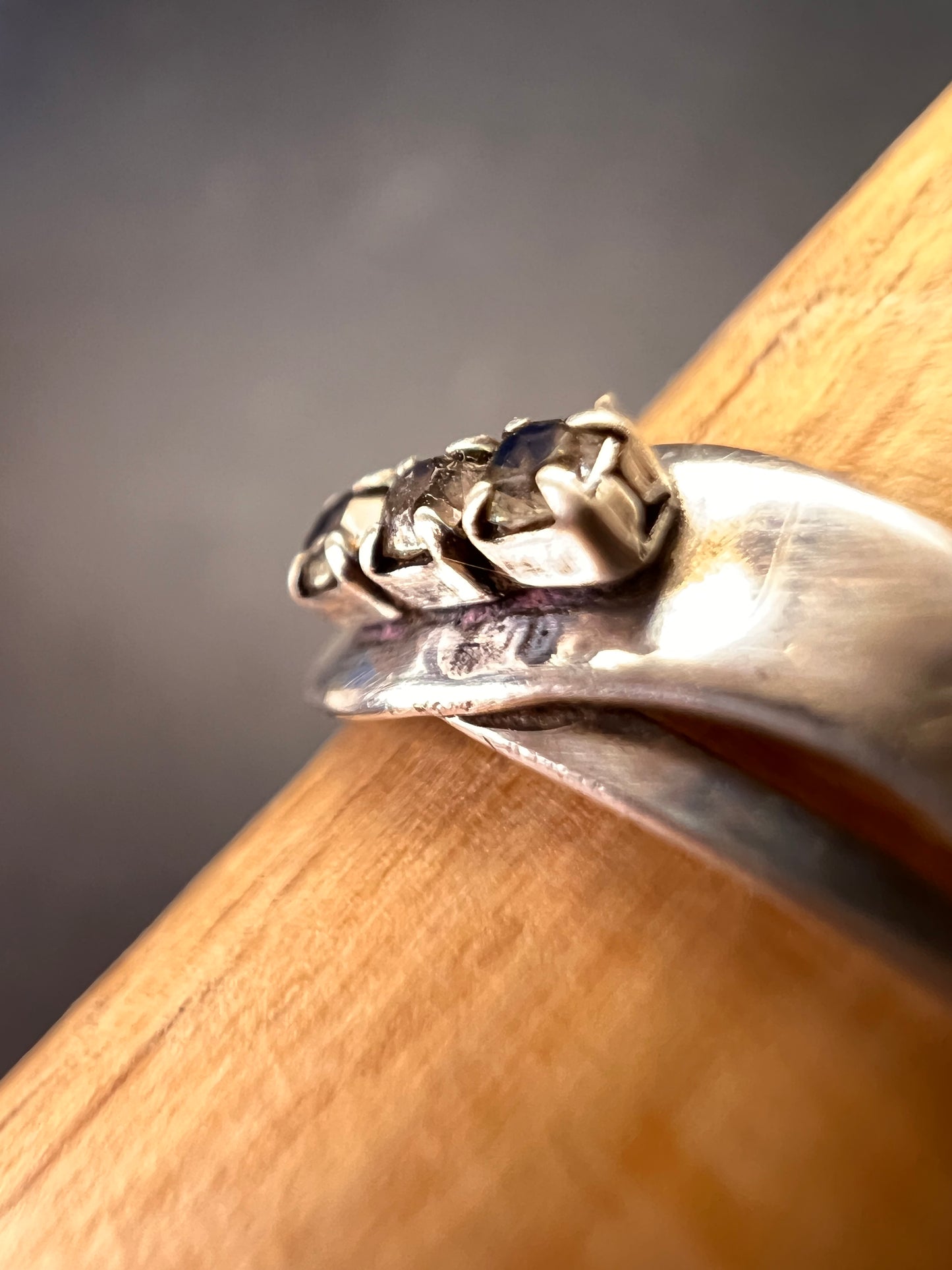 Vintage sterling silver ring with glass stones size 8