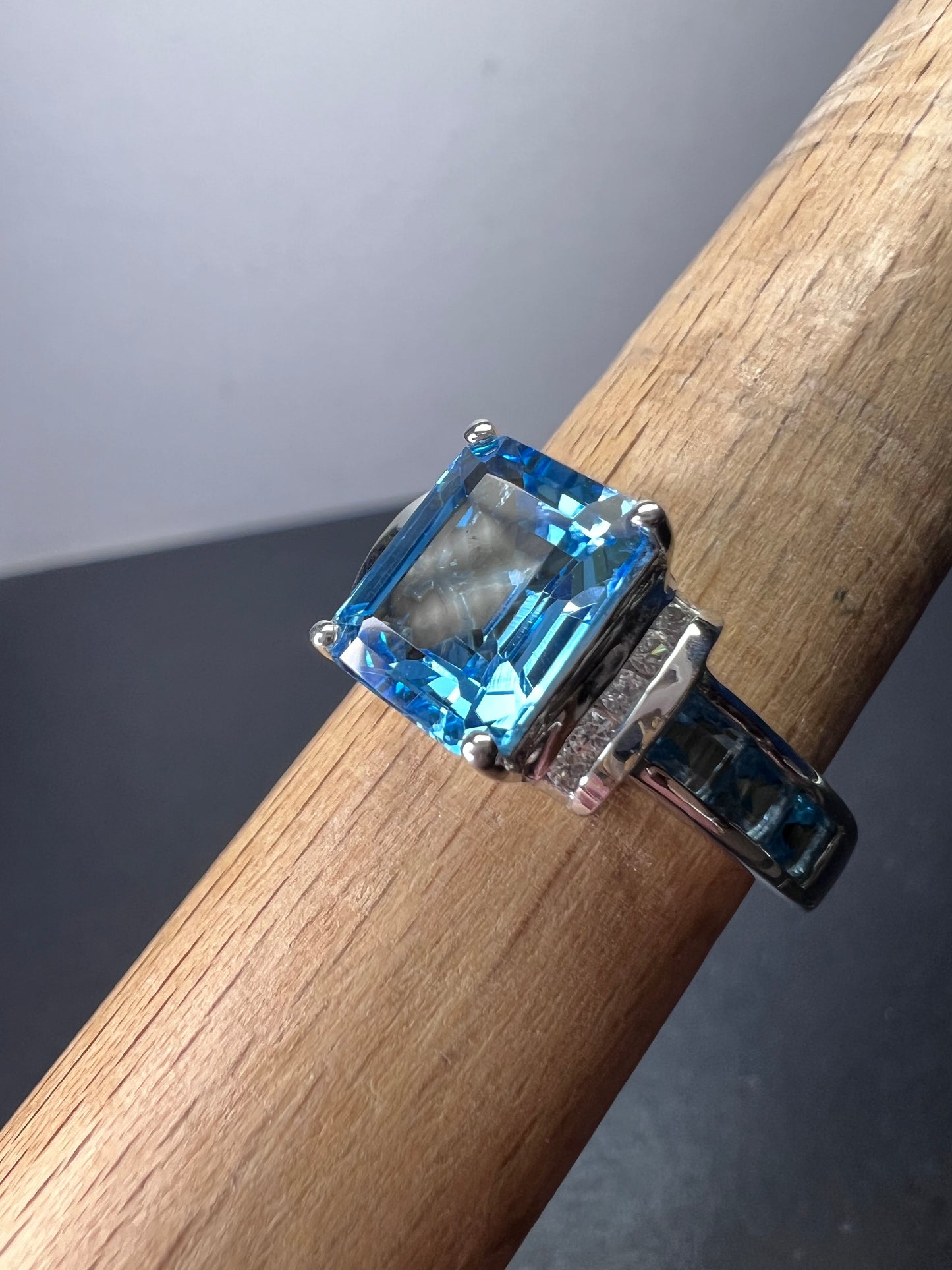 Blue and white topaz sterling silver ring size 9