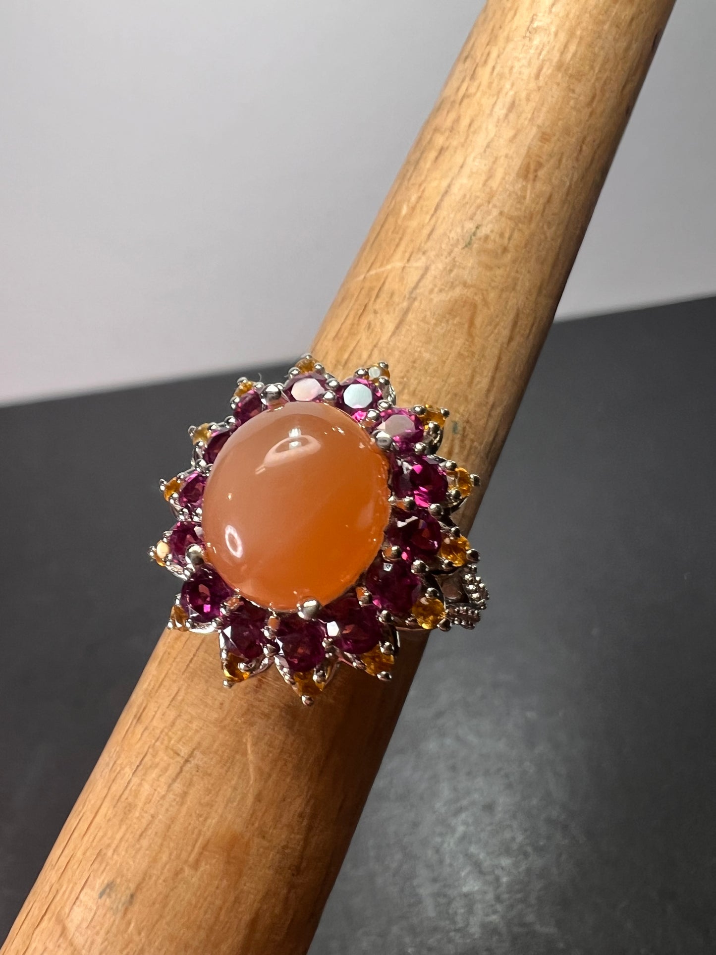 Peach moonstone and raspberry rhodolite garnet sunburst ring in platinum over sterling silver size 7 *NEW*