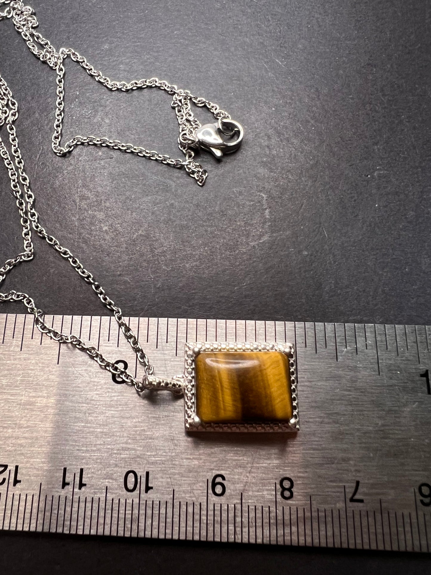 Tigers eye pendant in sterling silver with stainless steel 20 inch chain *NEW*