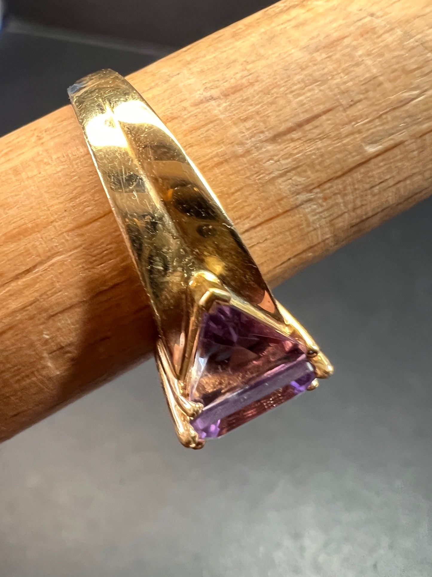 Vintage Ross-Simons 14K Yellow Gold Trillion Cut Amethyst Three-Stone Ring – Modernist Design, Size 7
