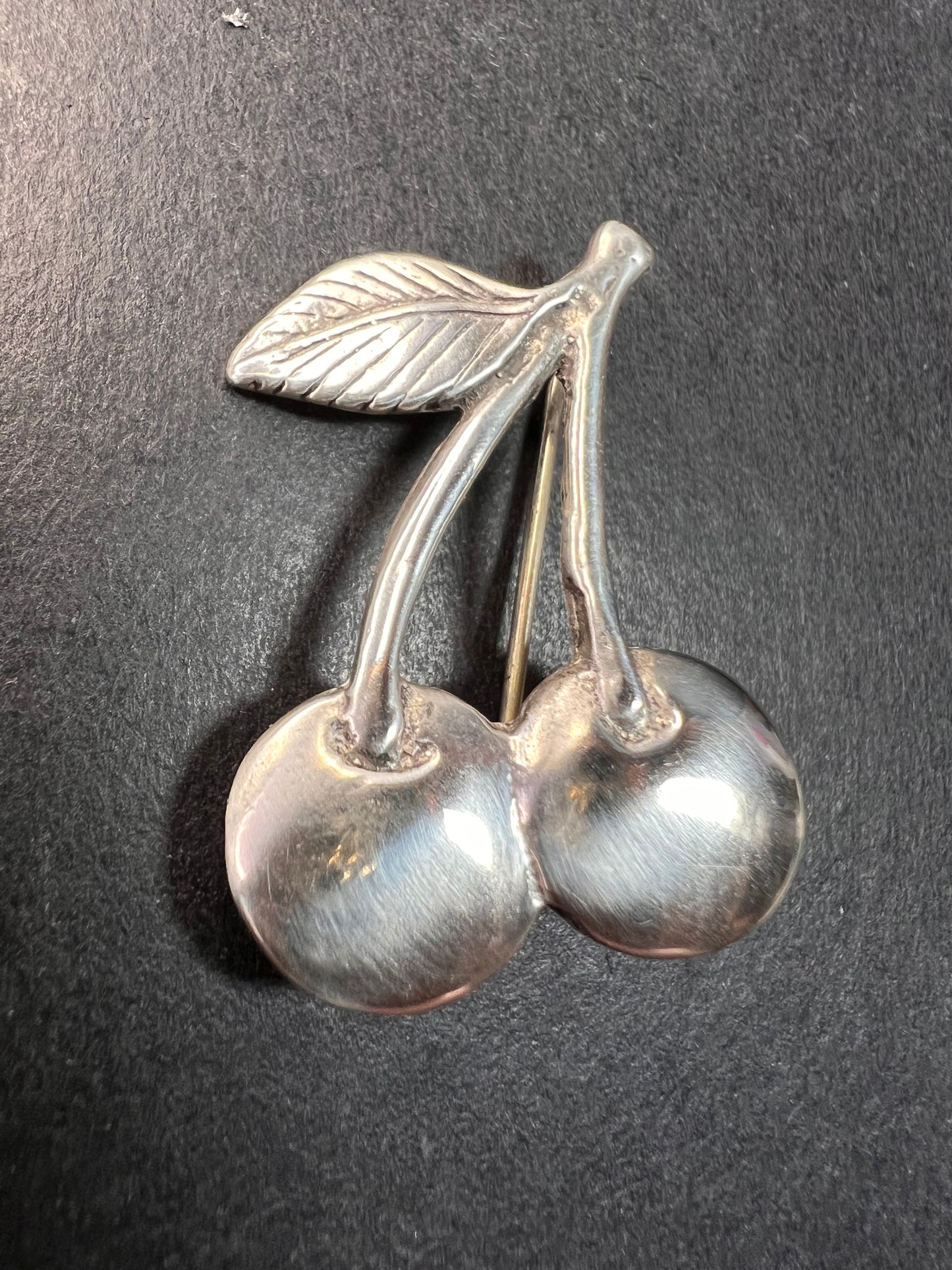 Vintage 80’s sterling silver cherries brooch pin