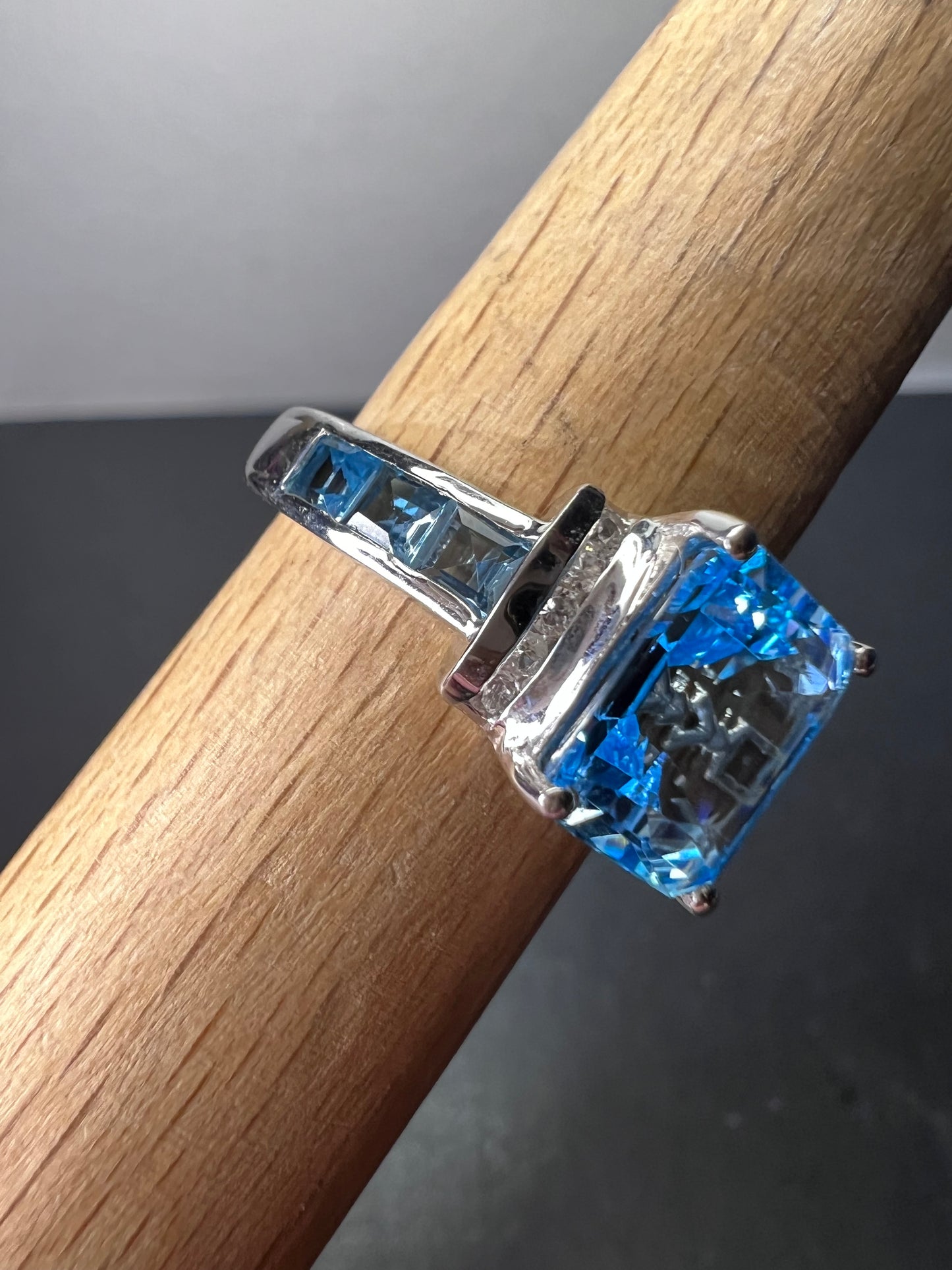 Blue and white topaz sterling silver ring size 9