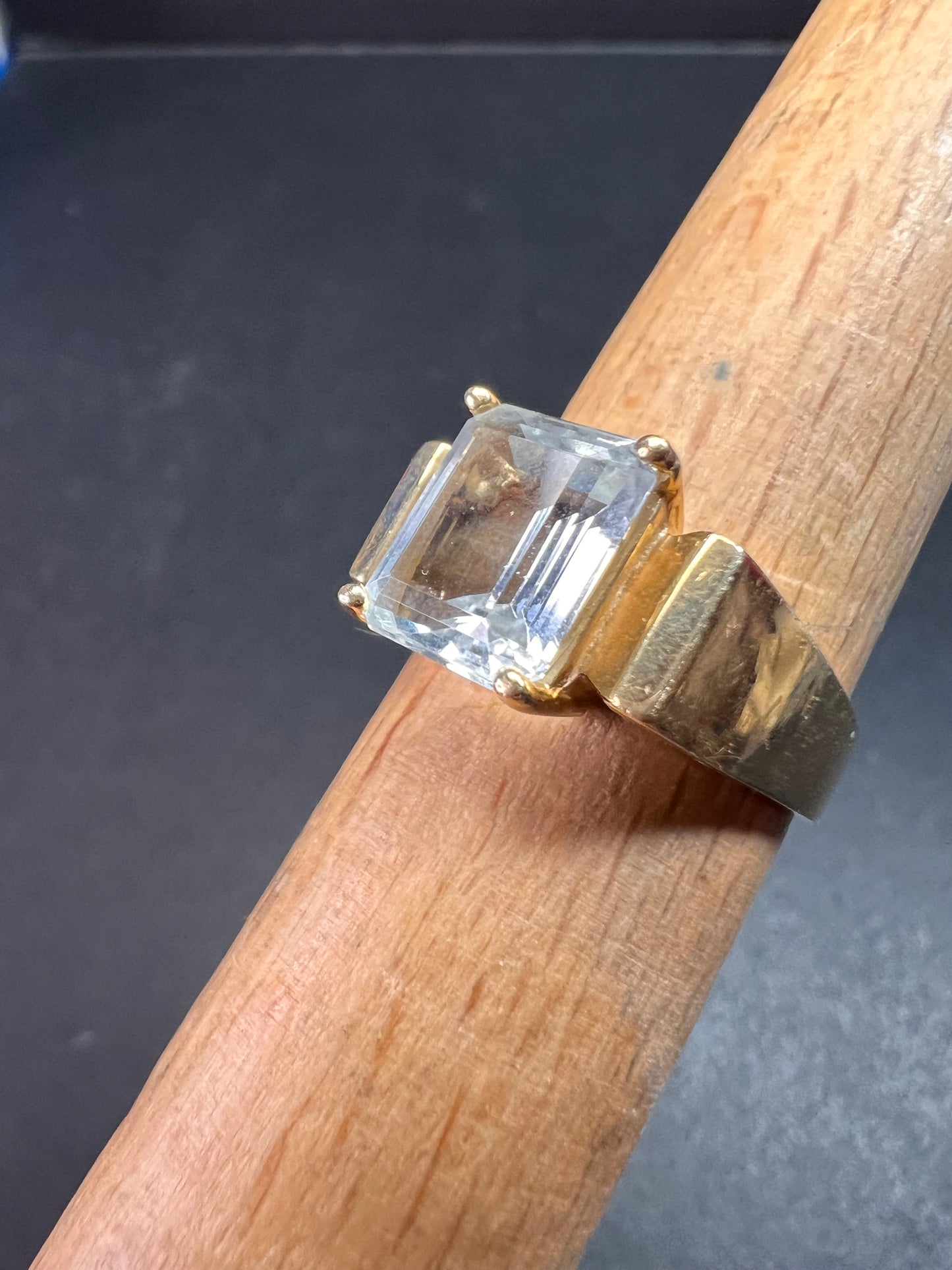 14K Yellow Gold Emerald-Cut Aquamarine Ring – Vintage Modernist Style, Size 7