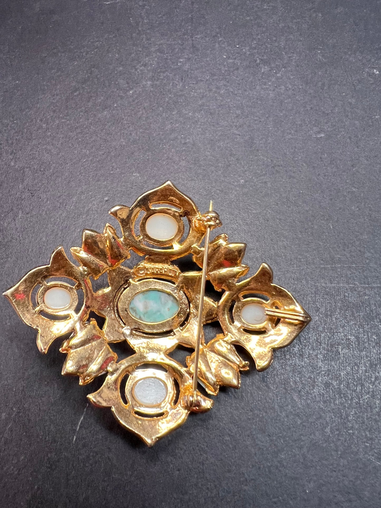 Vintage Sarah Coventry Remembrance brooch pin