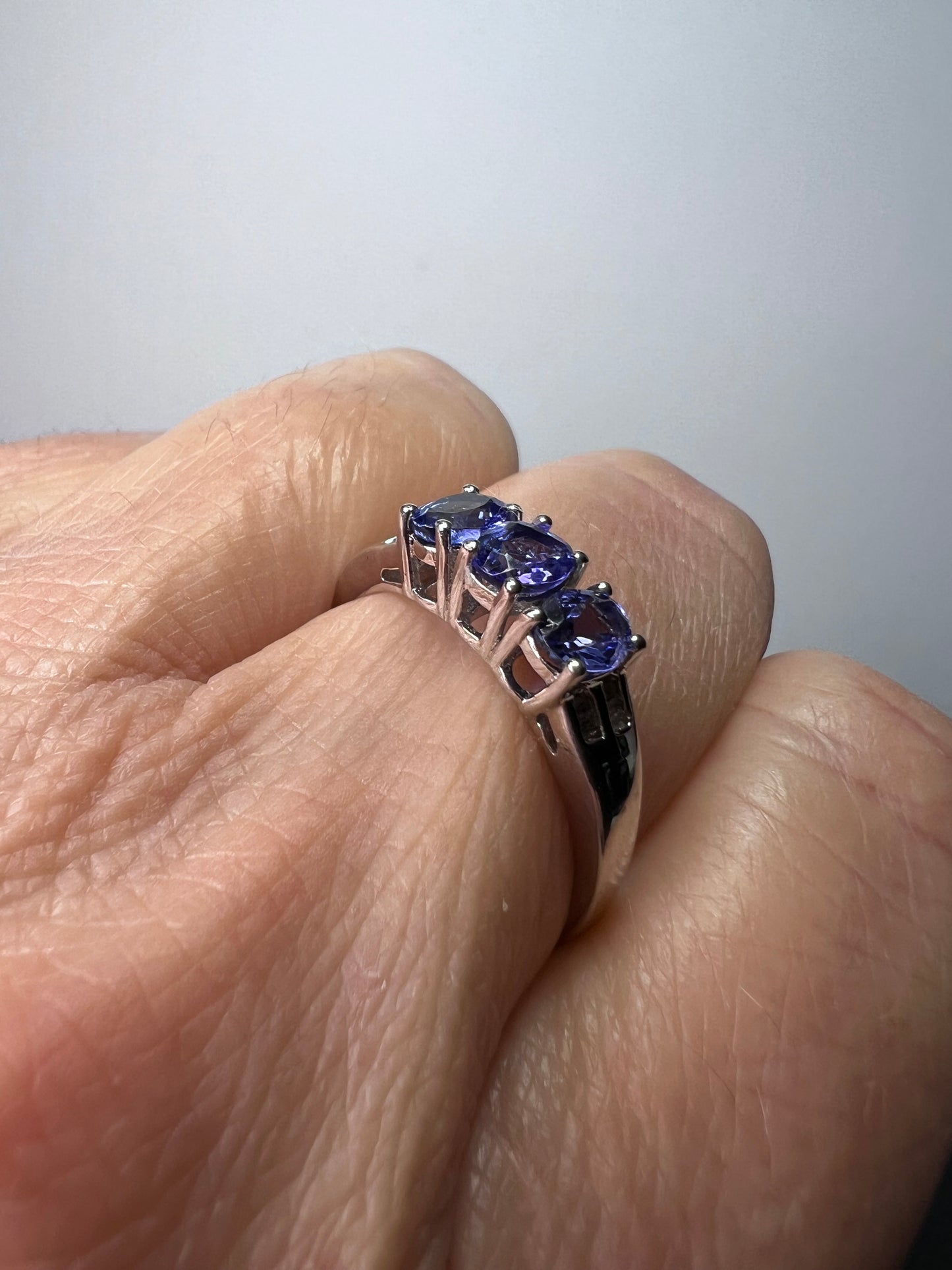 Tanzanite and diamond ring In sterling silver size 9