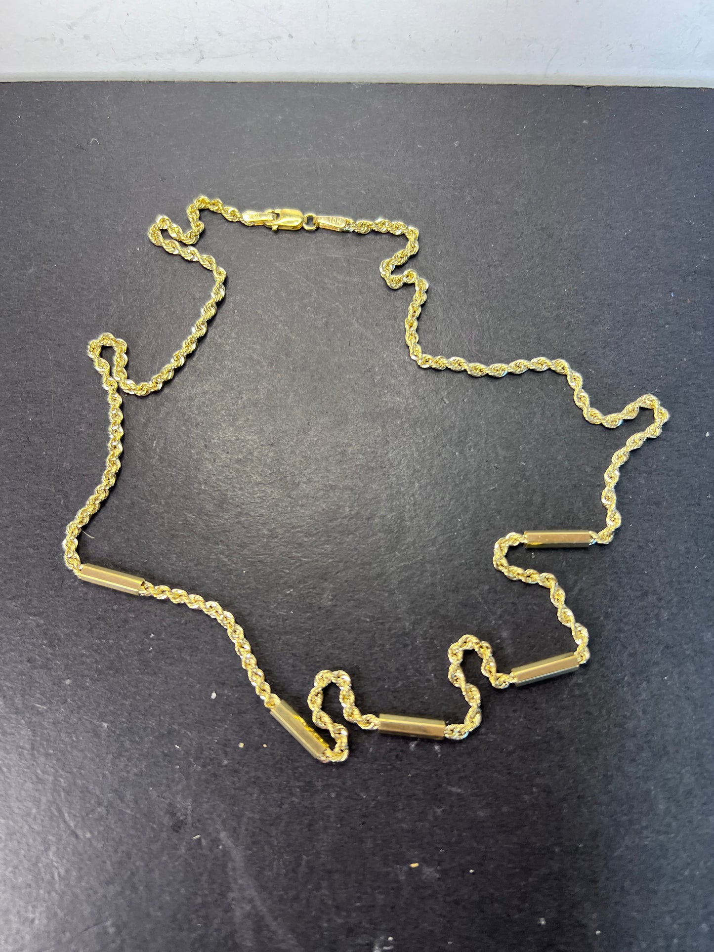 10k yellow gold twisted rope and bar chain. 18 inches 3.16 grams