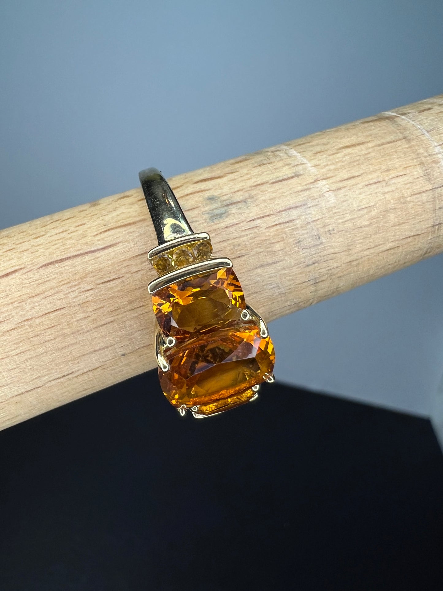 10k gold Mandarin citrine 3 stone Samuel Aaron ring size 9