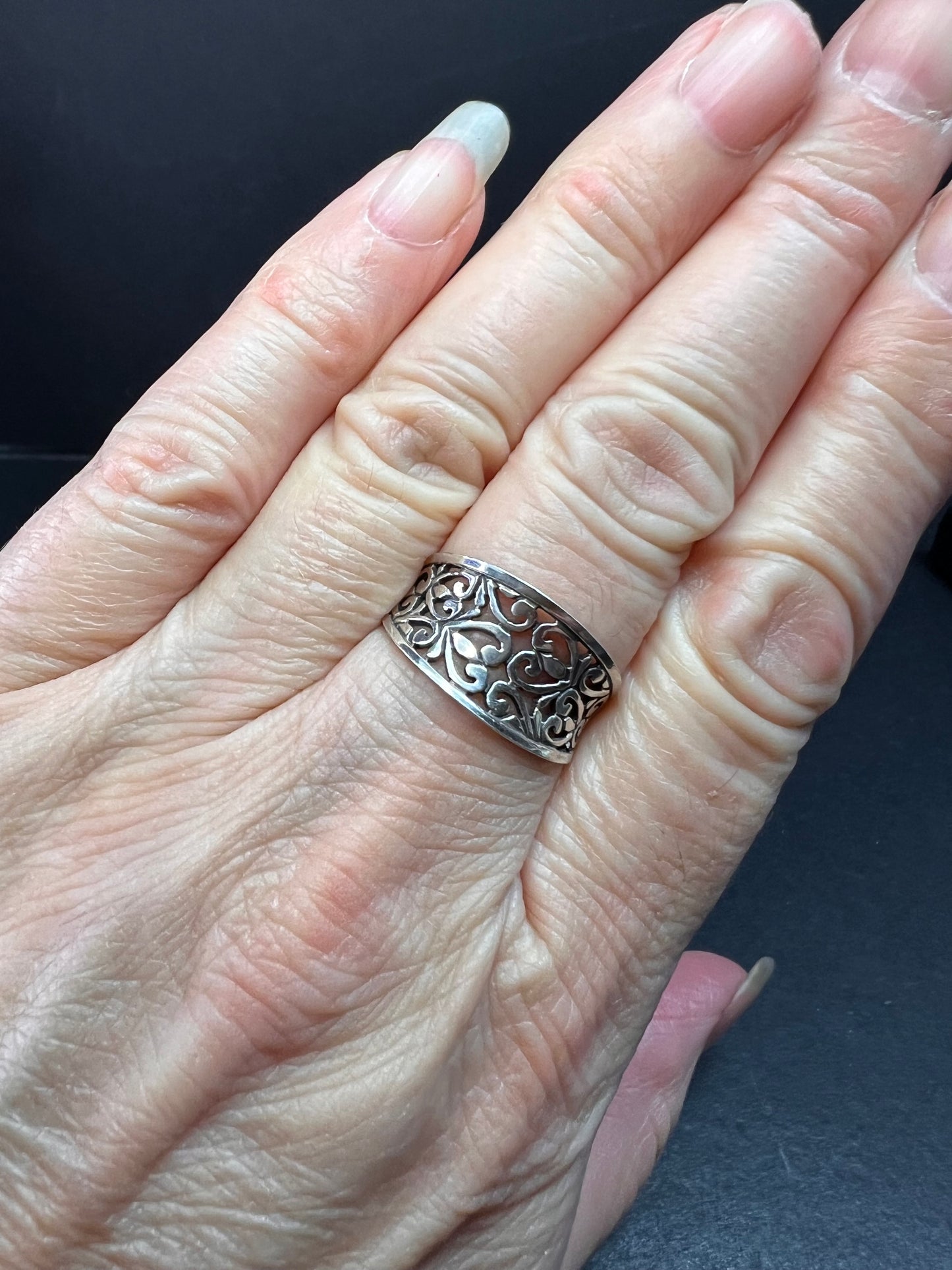 Vintage Sterling Silver Scrollwork Delicate Design Ring Size 8
