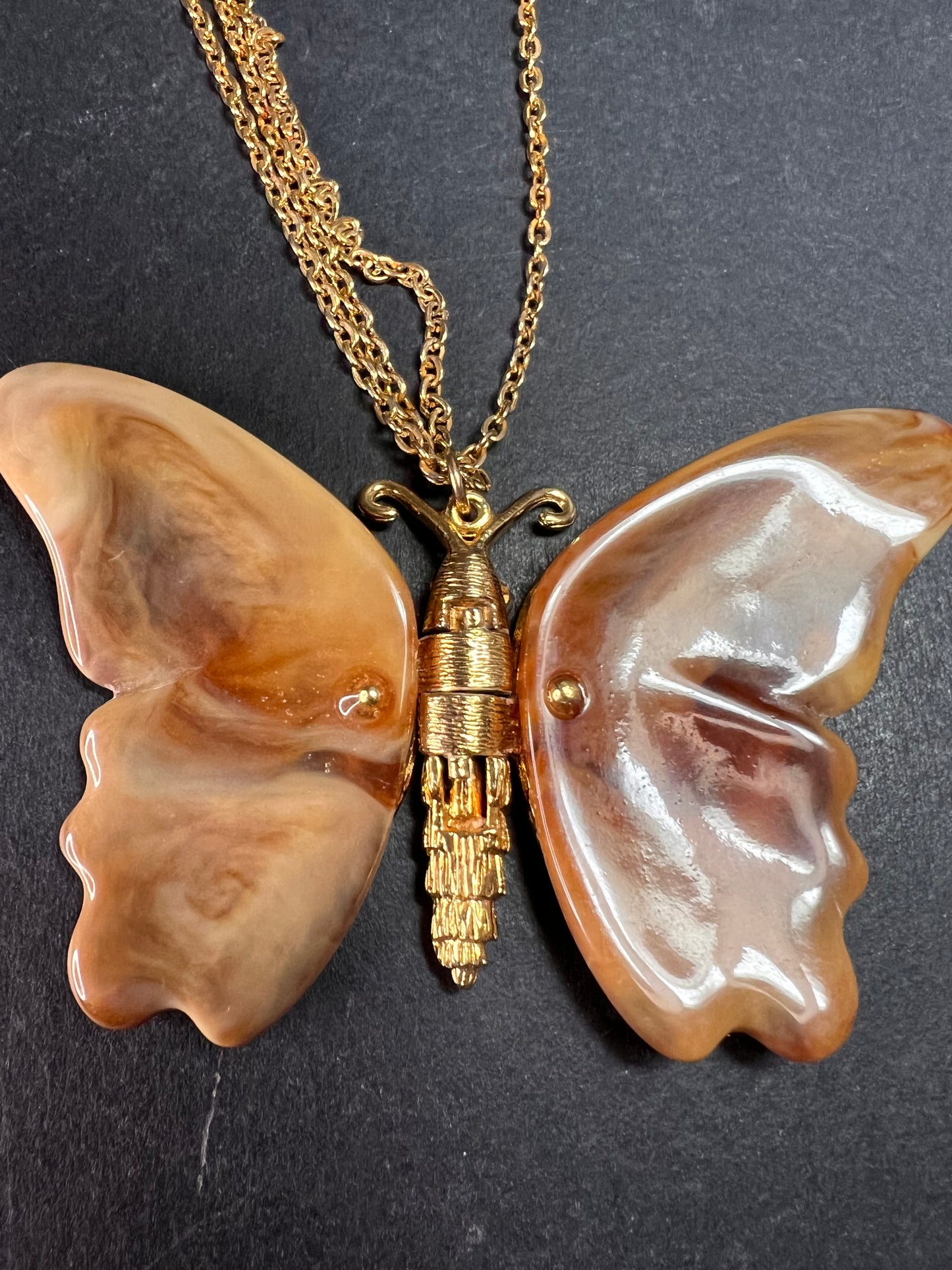Vintage 70s Articulated Butterfly Necklace | Root Beer Marbled Wings 26"