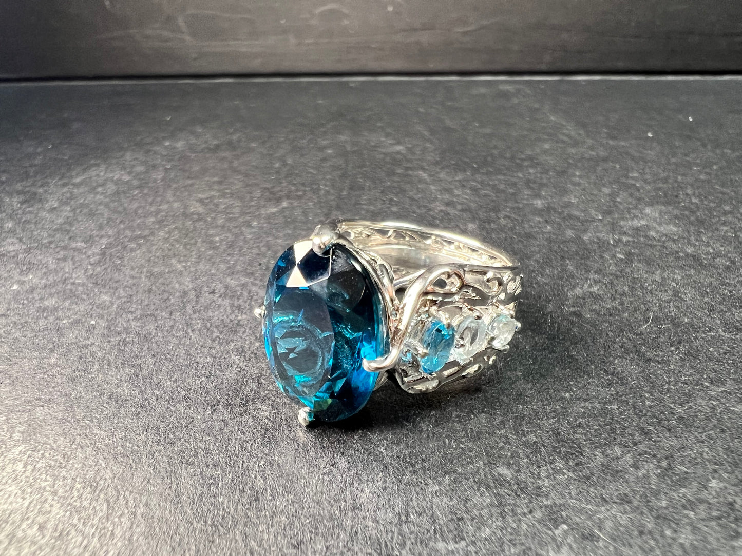 Sterling Silver London Blue Topaz Ring Size 6.5