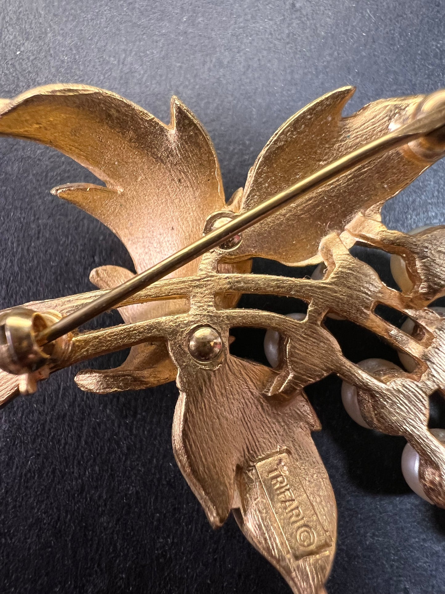 Vintage signed crown Trifari brushed goldtone pearl spray brooch