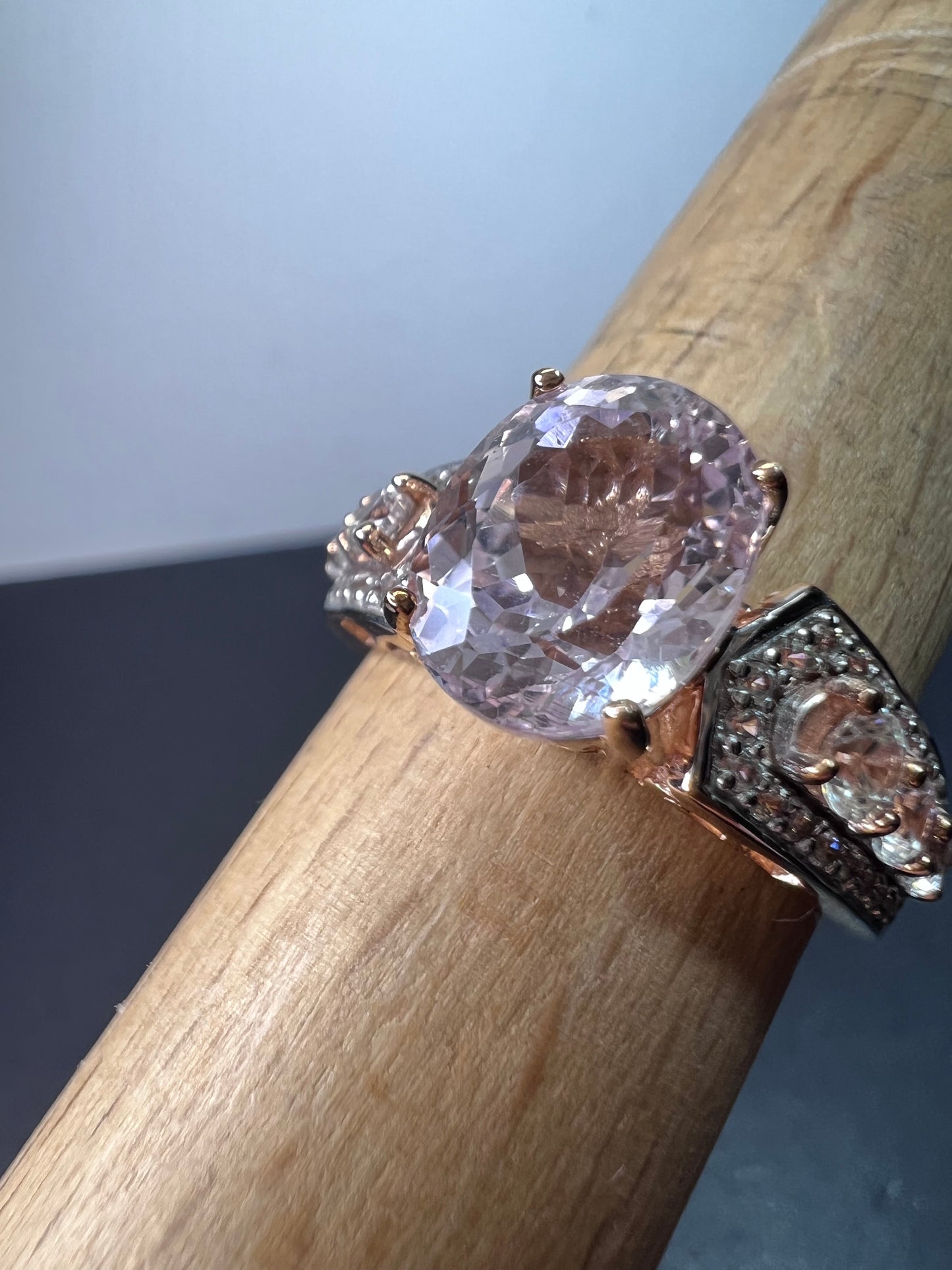 Kunzite and white topaz 18k rose gold over sterling silver ring size 9